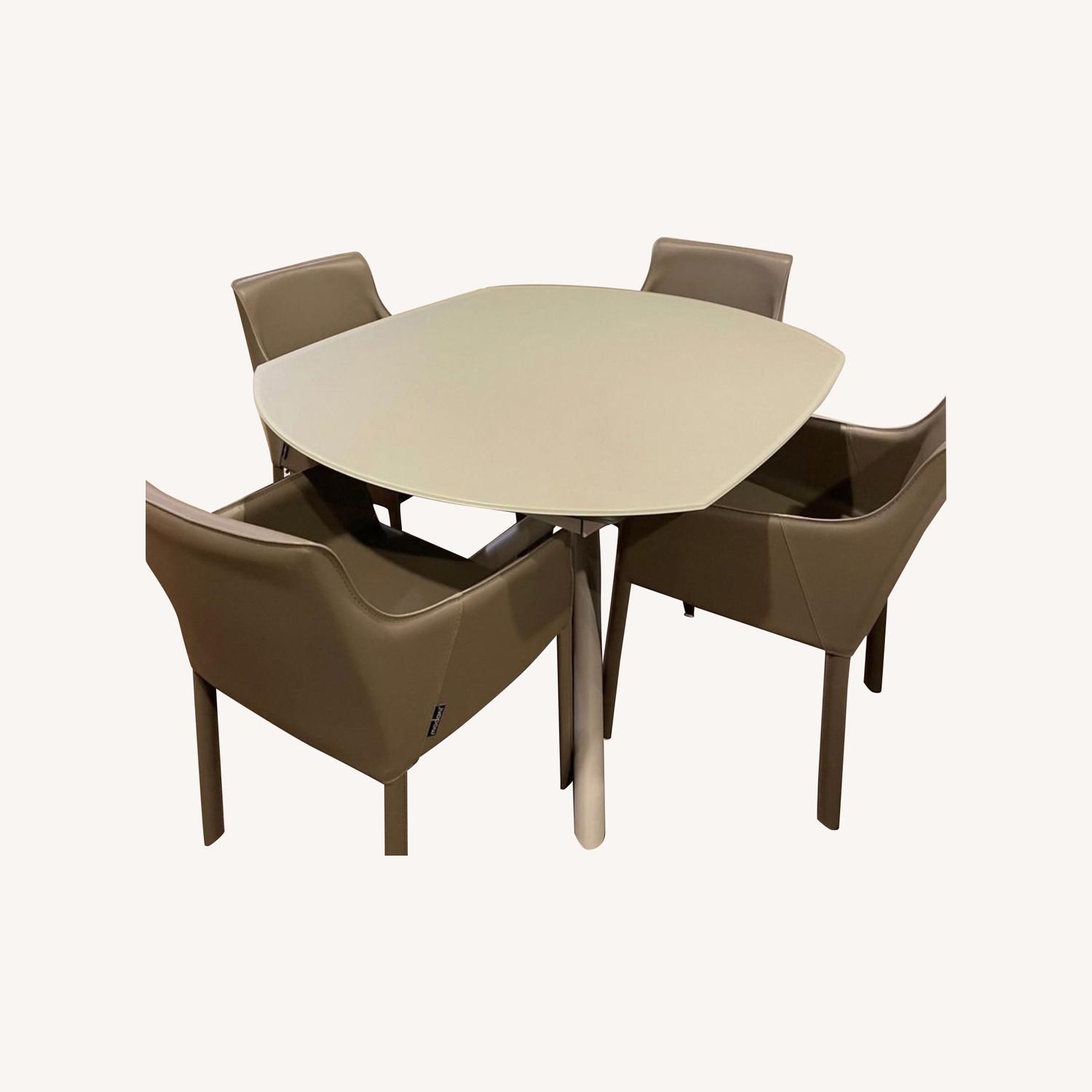 Modani Astro Extendable Dining Table Gray Set