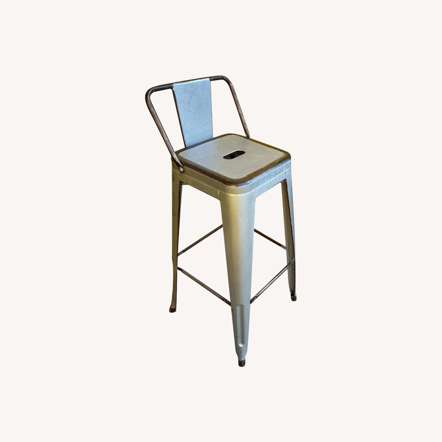 Sturdy Metal Bar Stools - image-0