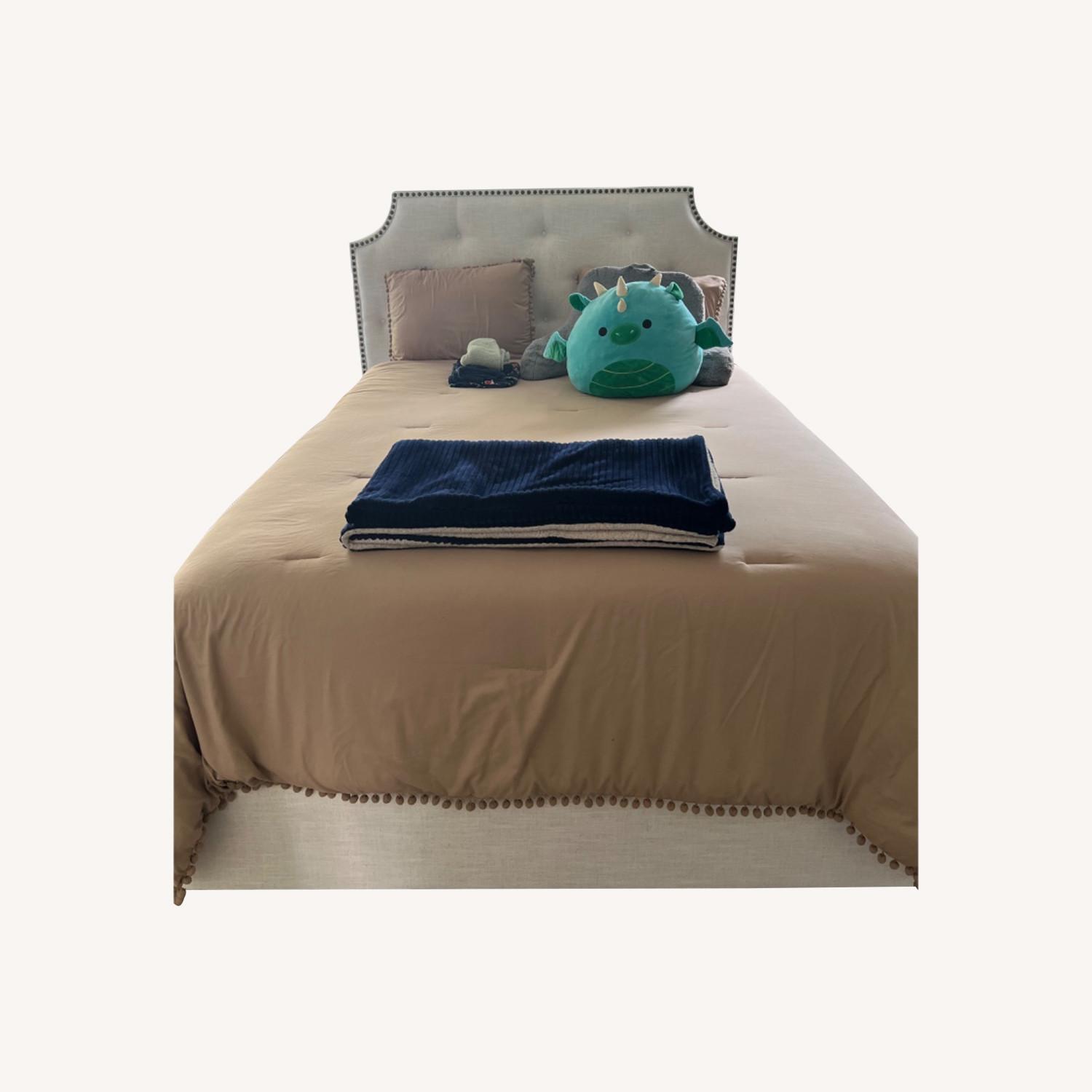 Living Spaces White Queen Bed With Storage - image-0