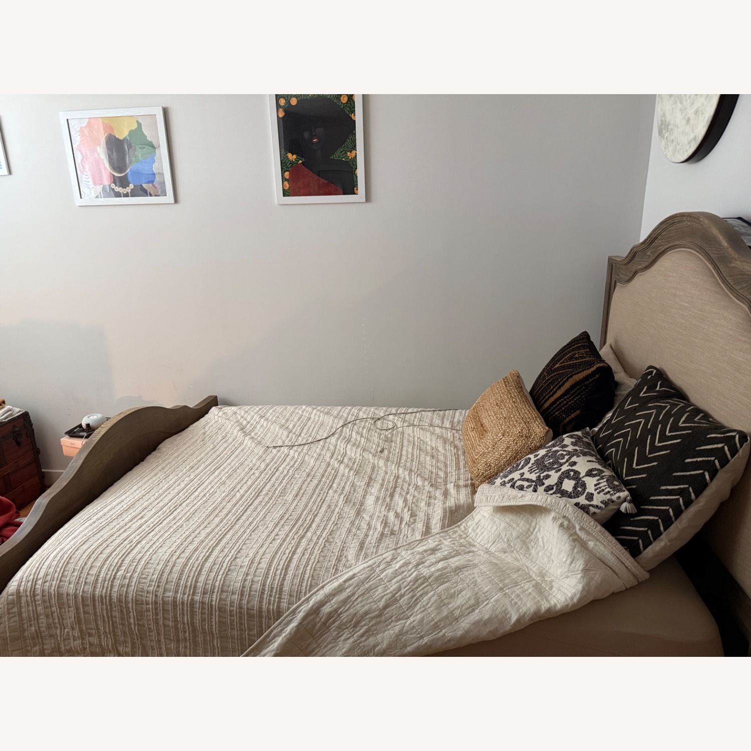 Raymour & Flanigan Queen Size Bed for Queen - image-6