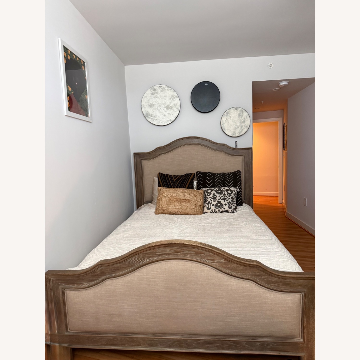 Raymour & Flanigan Queen Size Bed for Queen - image-7