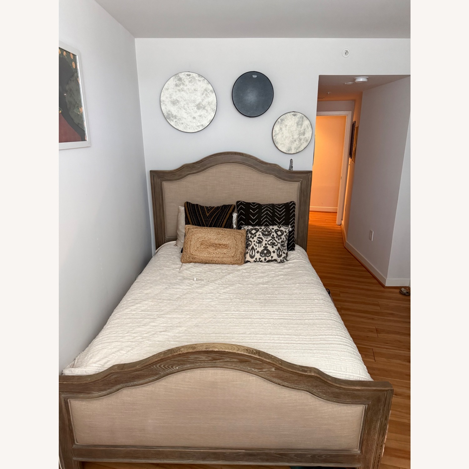 Raymour & Flanigan Queen Size Bed for Queen - image-5
