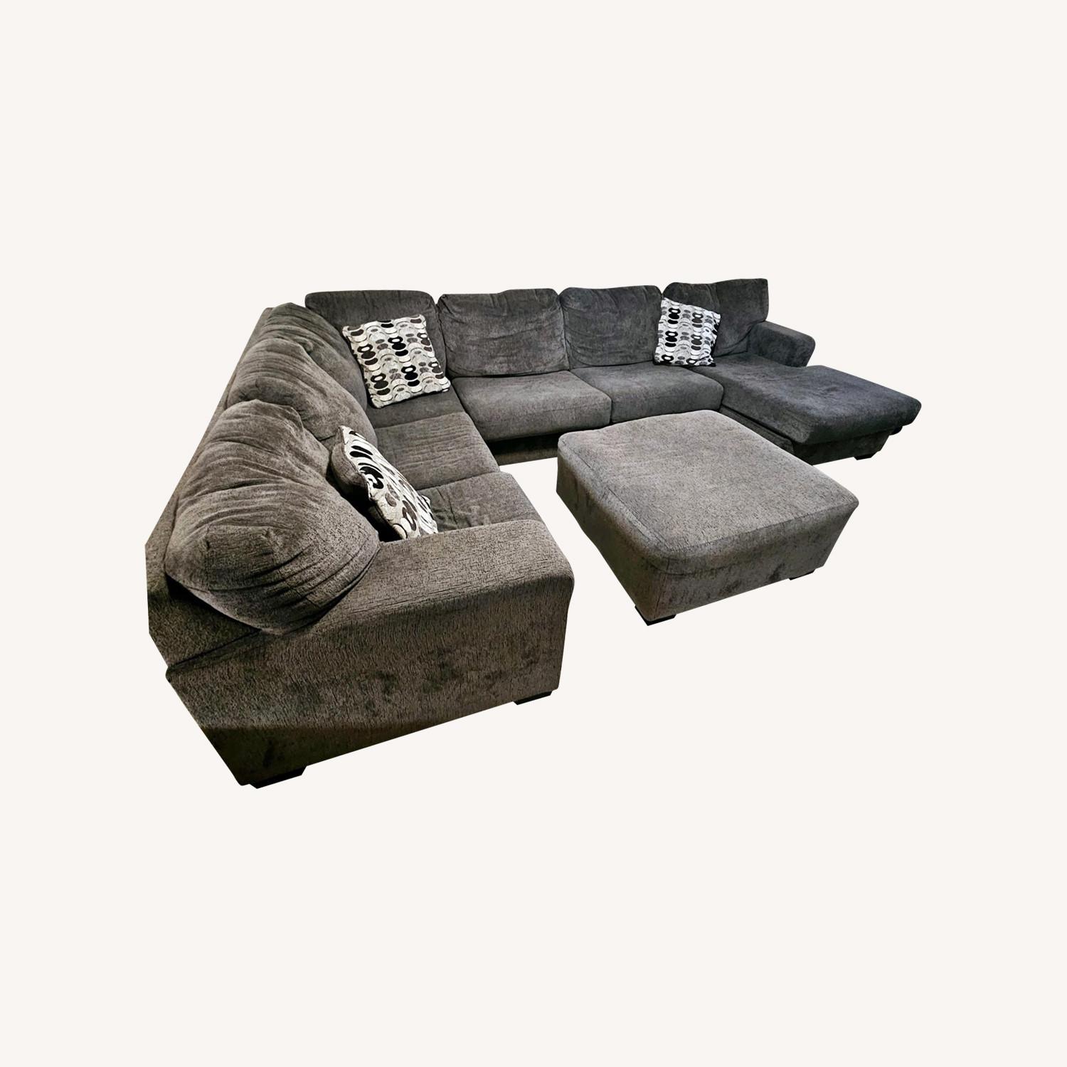HOM Sectional Sofa with Ottoman - image-0