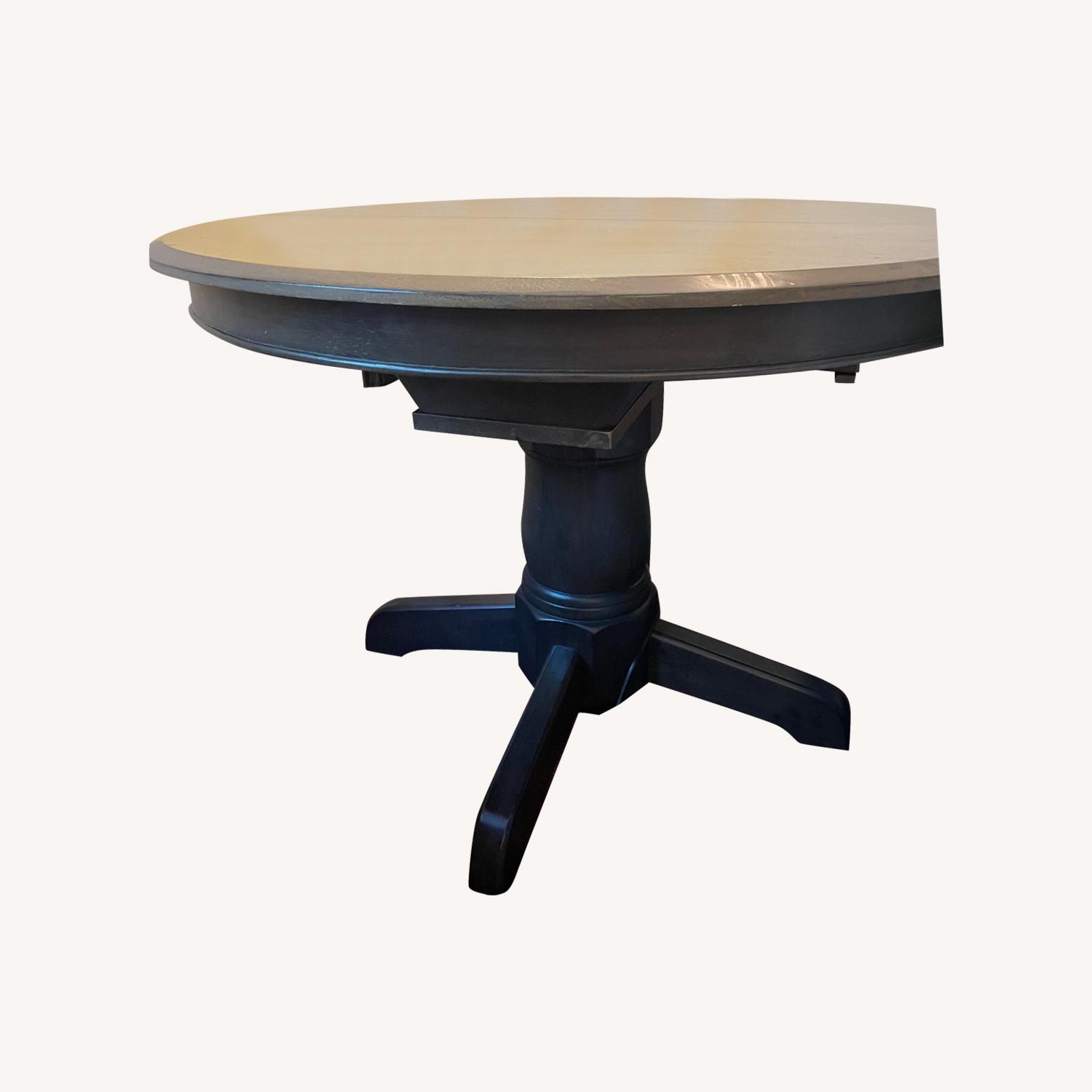 Dining Set 42" Round Grey Table W Leaf & 4 Chairs - image-0