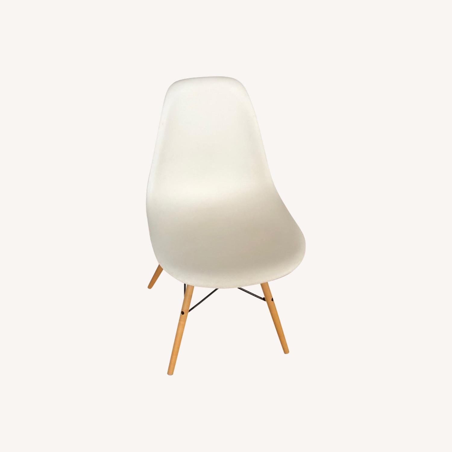 Herman Miller Eames Molded Plastic Chairs - image-0