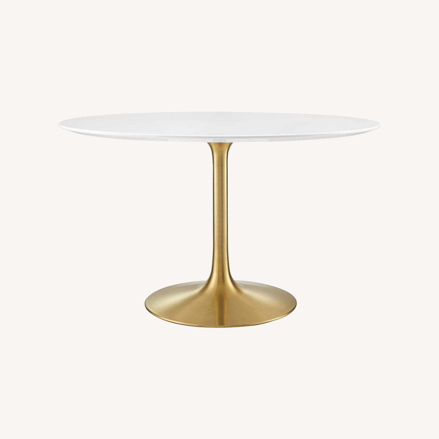 48" Round Dining Table In White Top & Gold Base - image-8