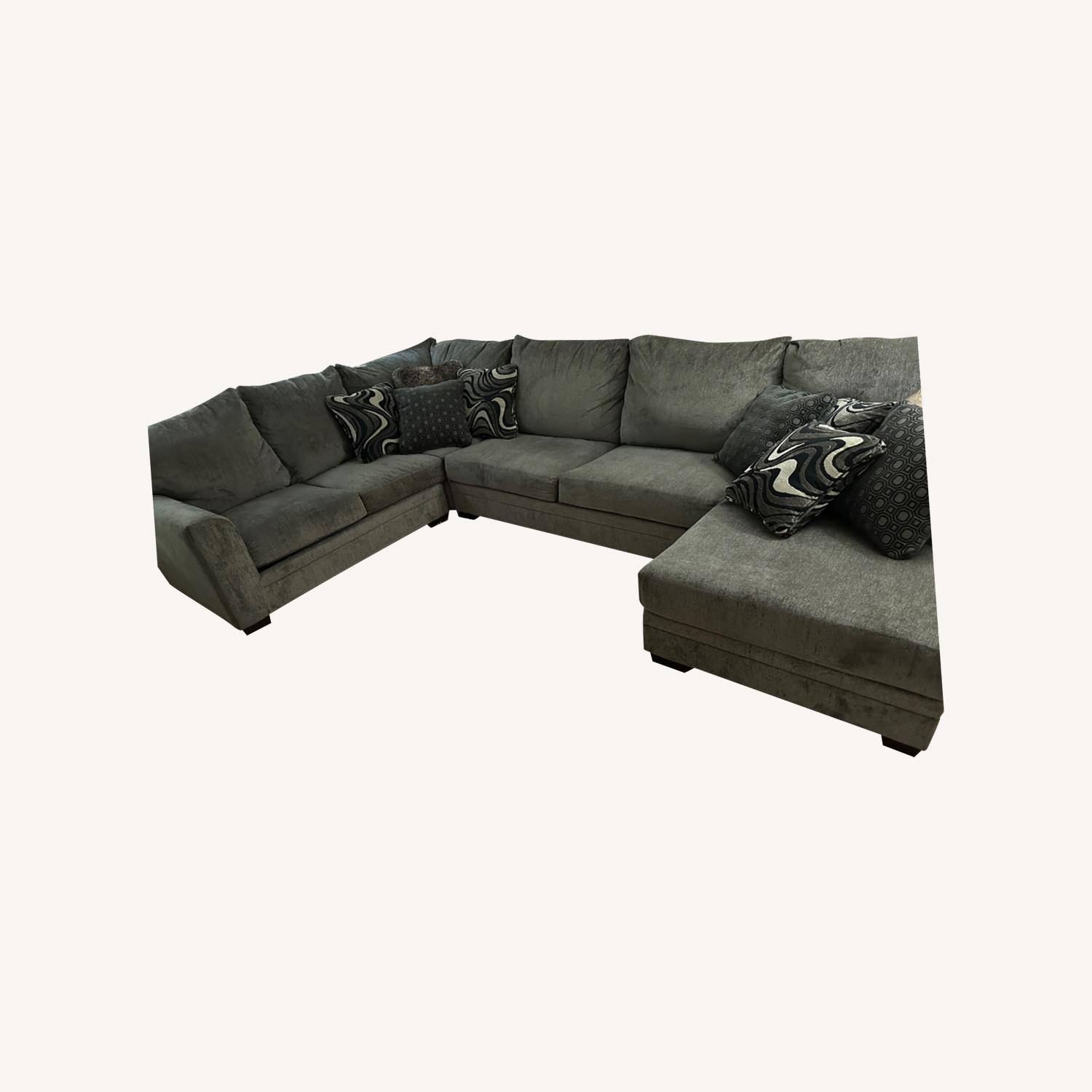 Luxe Grey 4 Piece Sectional - image-4