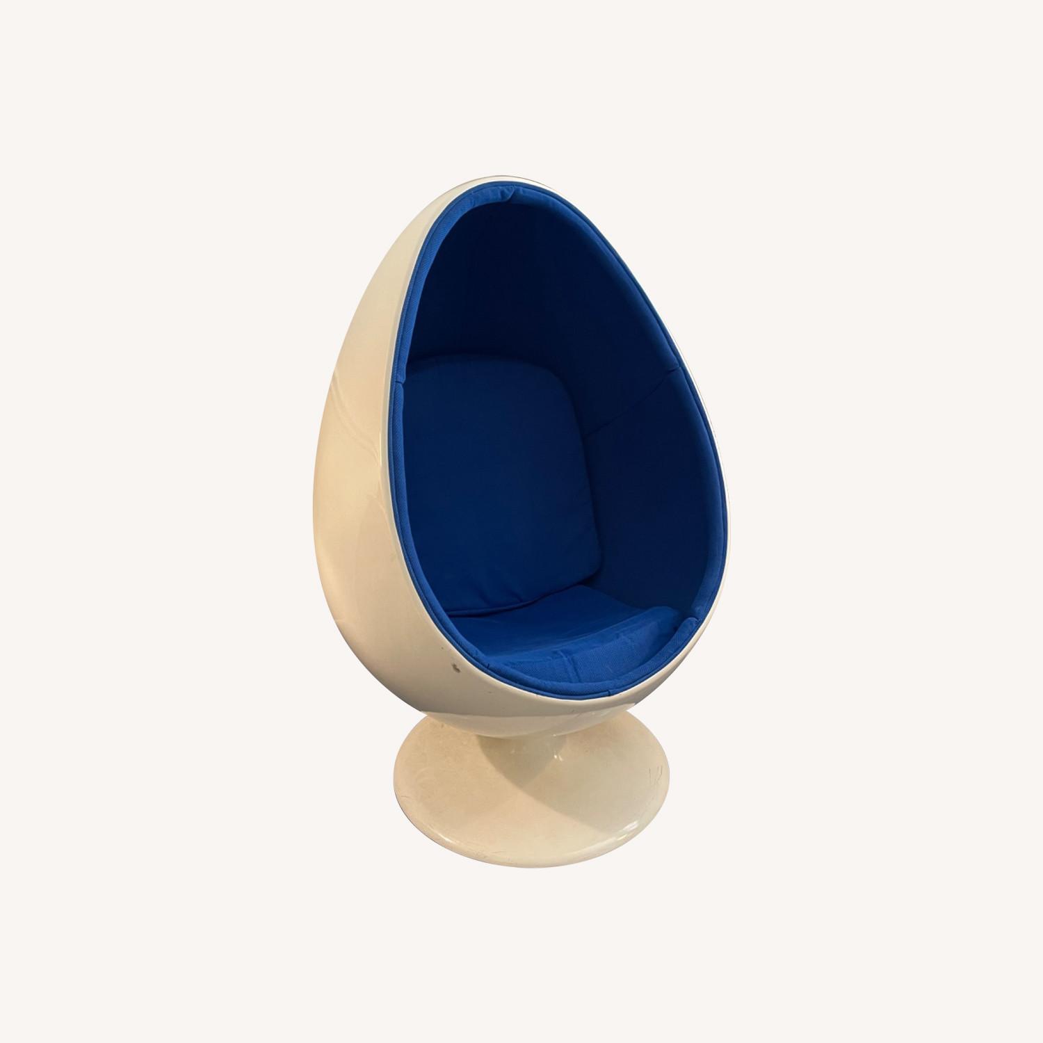 Blue and White Modholic Egg Chair - image-0