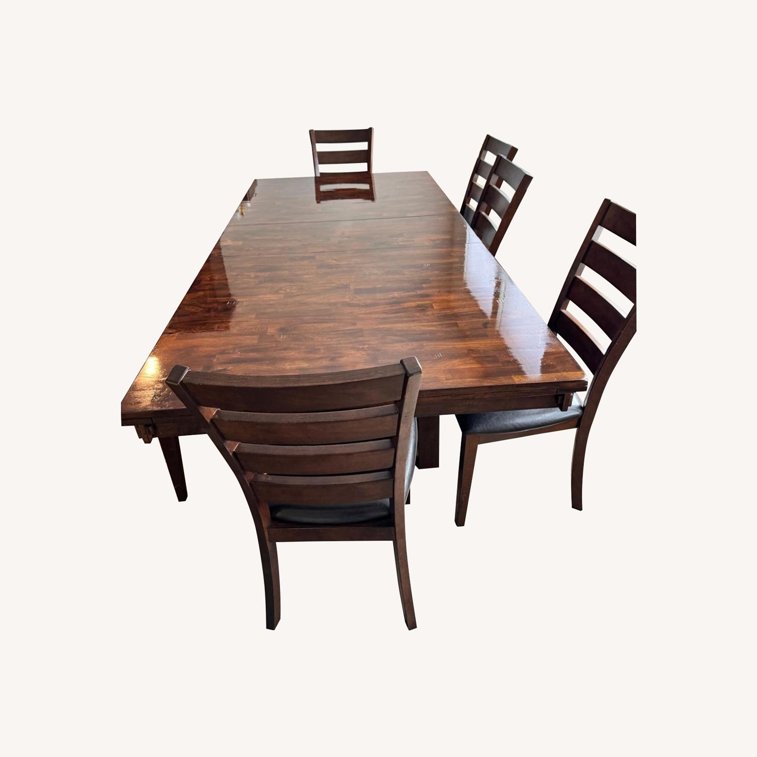 Dining Table Set - AptDeco