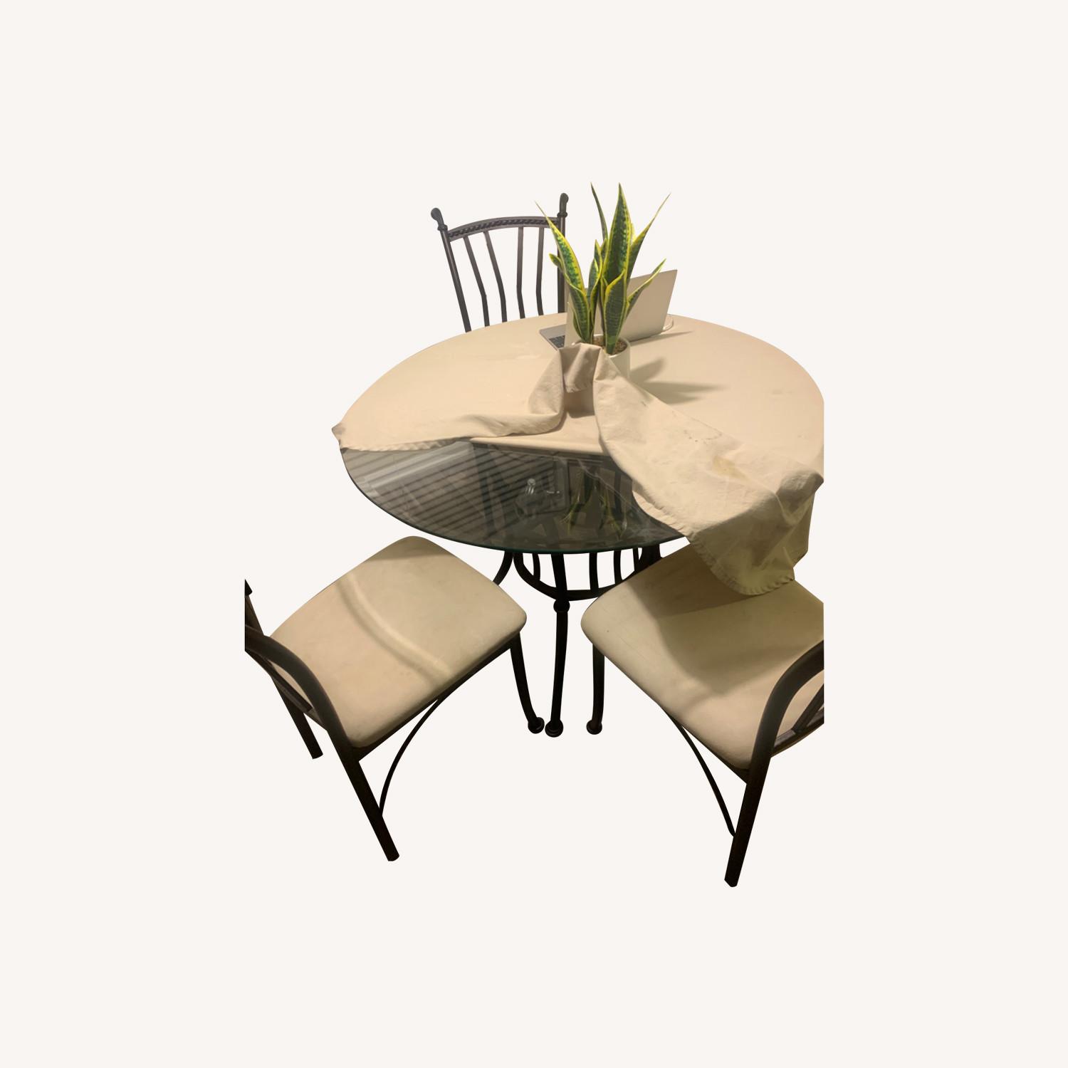 Rooms To Go Kitchen Table Set - image-0