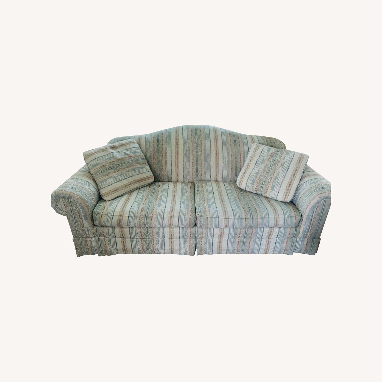 Sofas/Couch - image-0