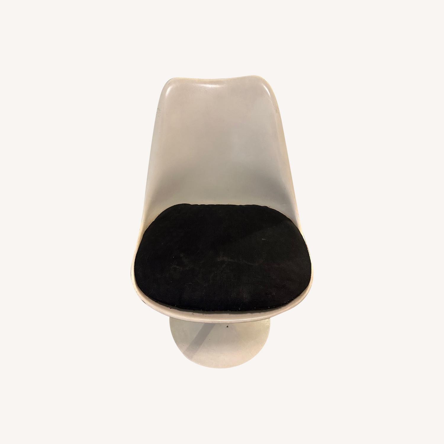 Knoll Saarinen Tulip Chairs - Set of 3 - Authentic - image-0