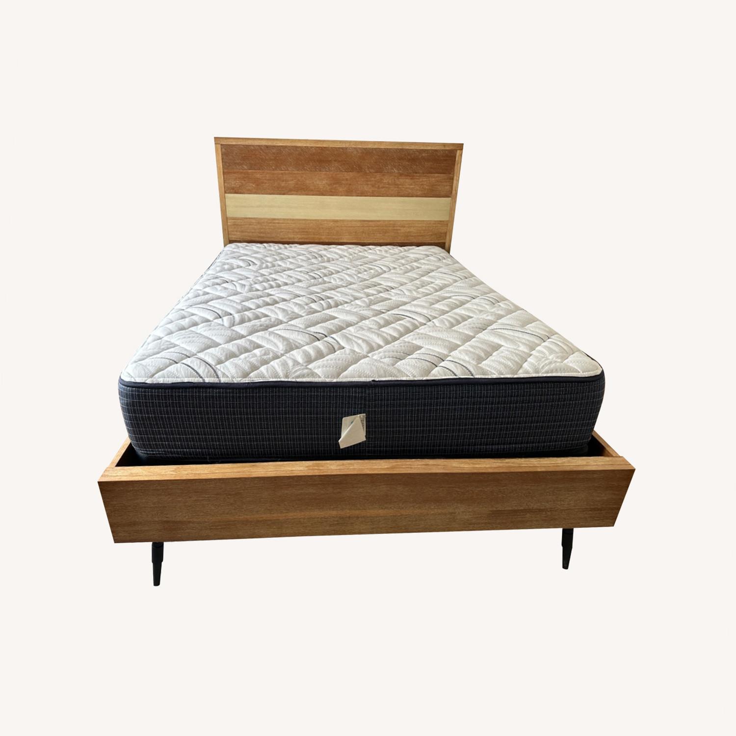 Midtown Loft Natural Queen Panel Bedroom - image-0