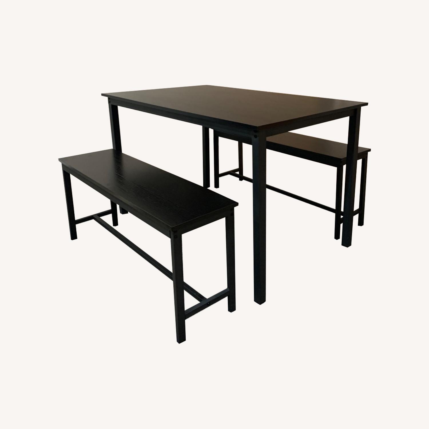 Kaihlani 4 - Person Dining Set (47in.L Table) - image-0