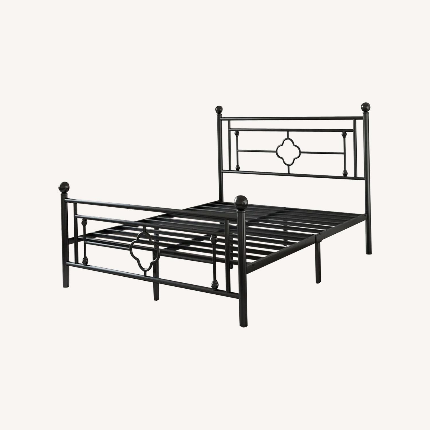 Vintage-Style Metal Platform Bed Frame - image-0