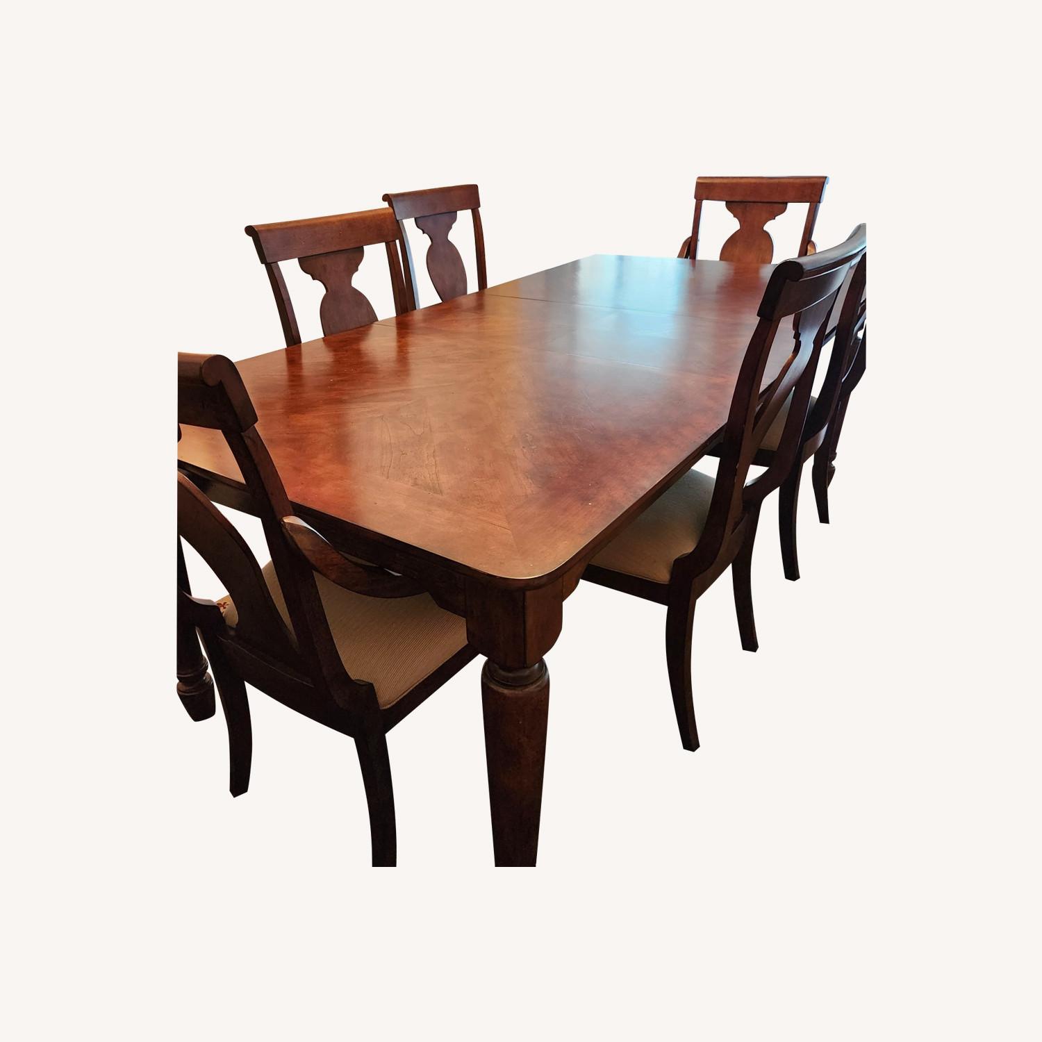 Dining Table W 6 Chairs - AptDeco