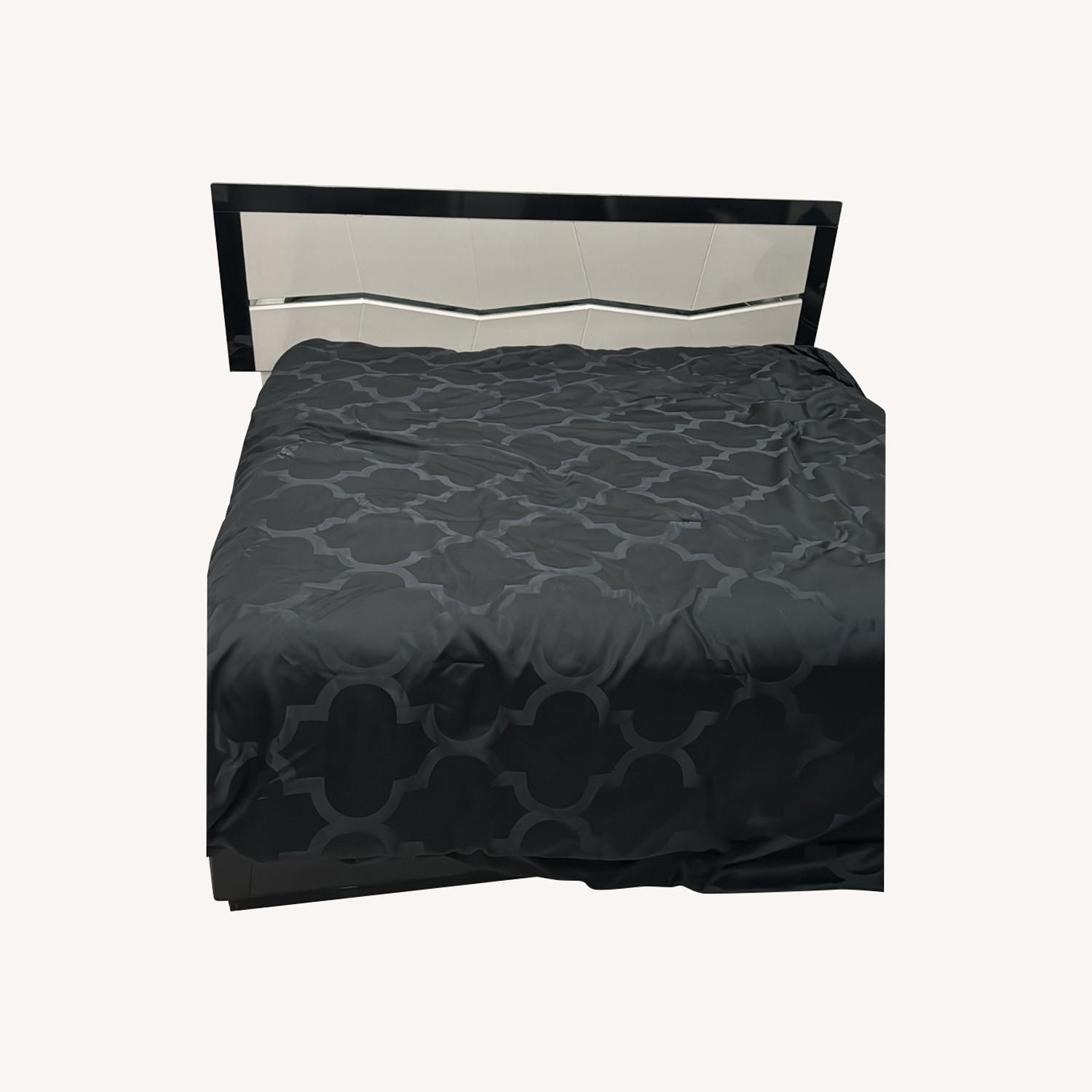 Wade Logan Bed - image-0