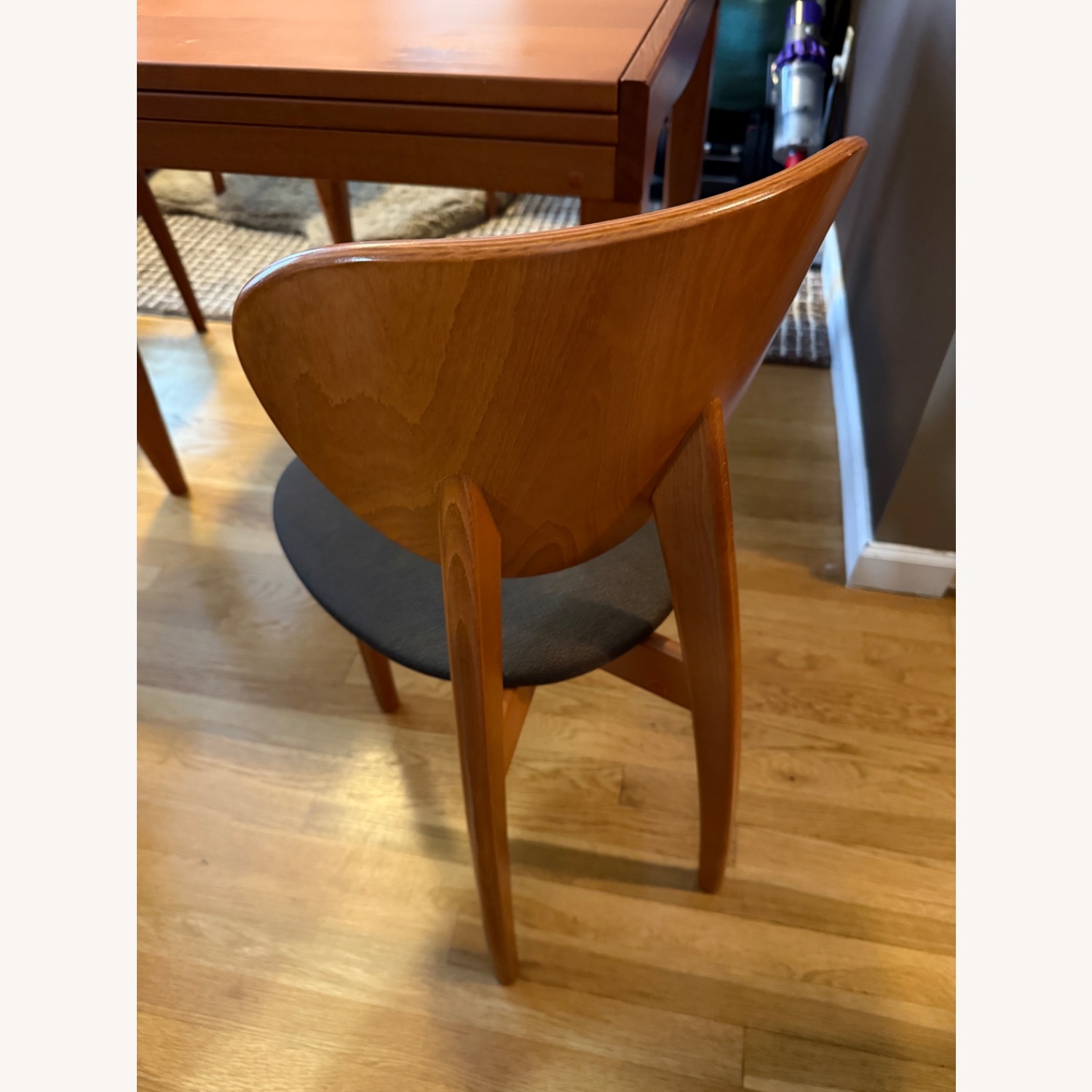 Jensen-Lewis Calligaris Expandable Table & Chairs - image-10