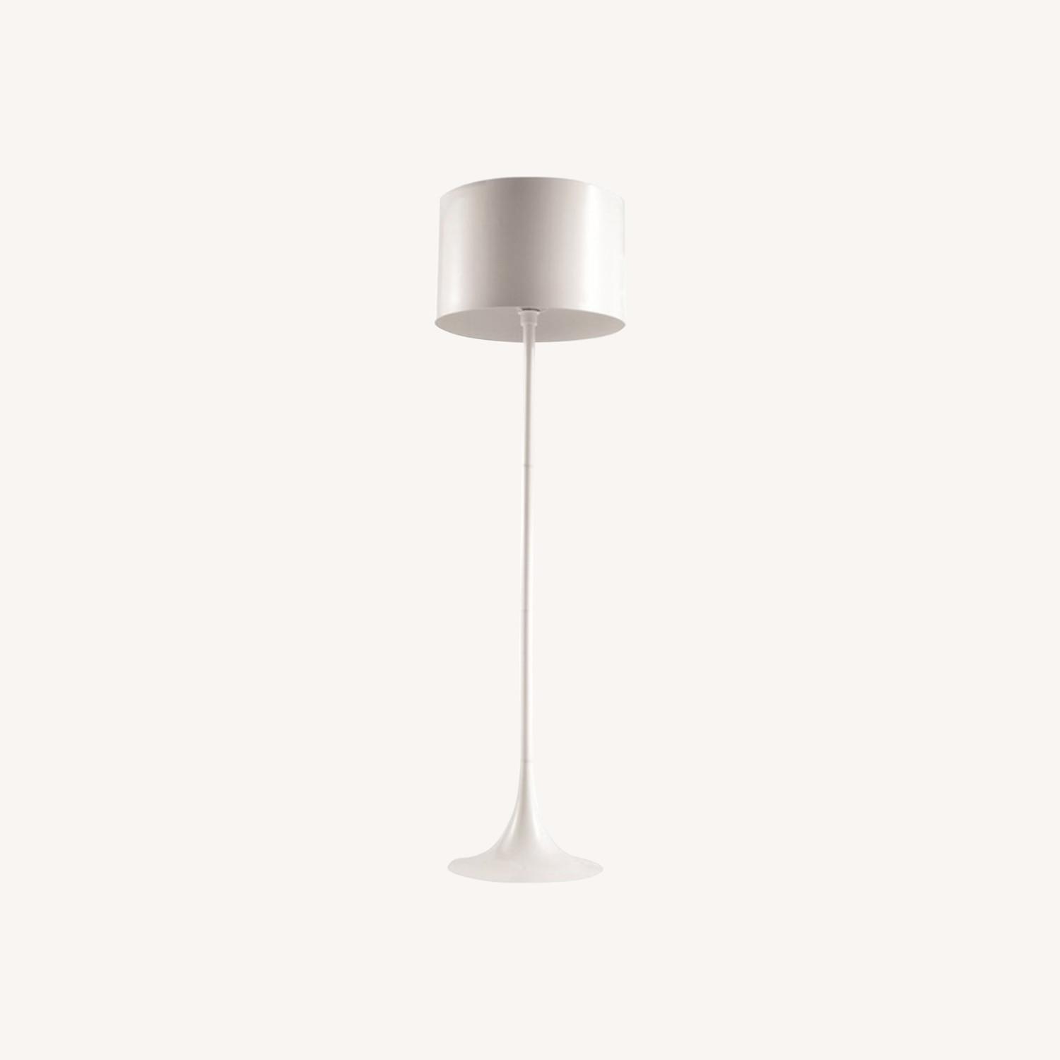 Tulip-style White Floor Lamp - image-0