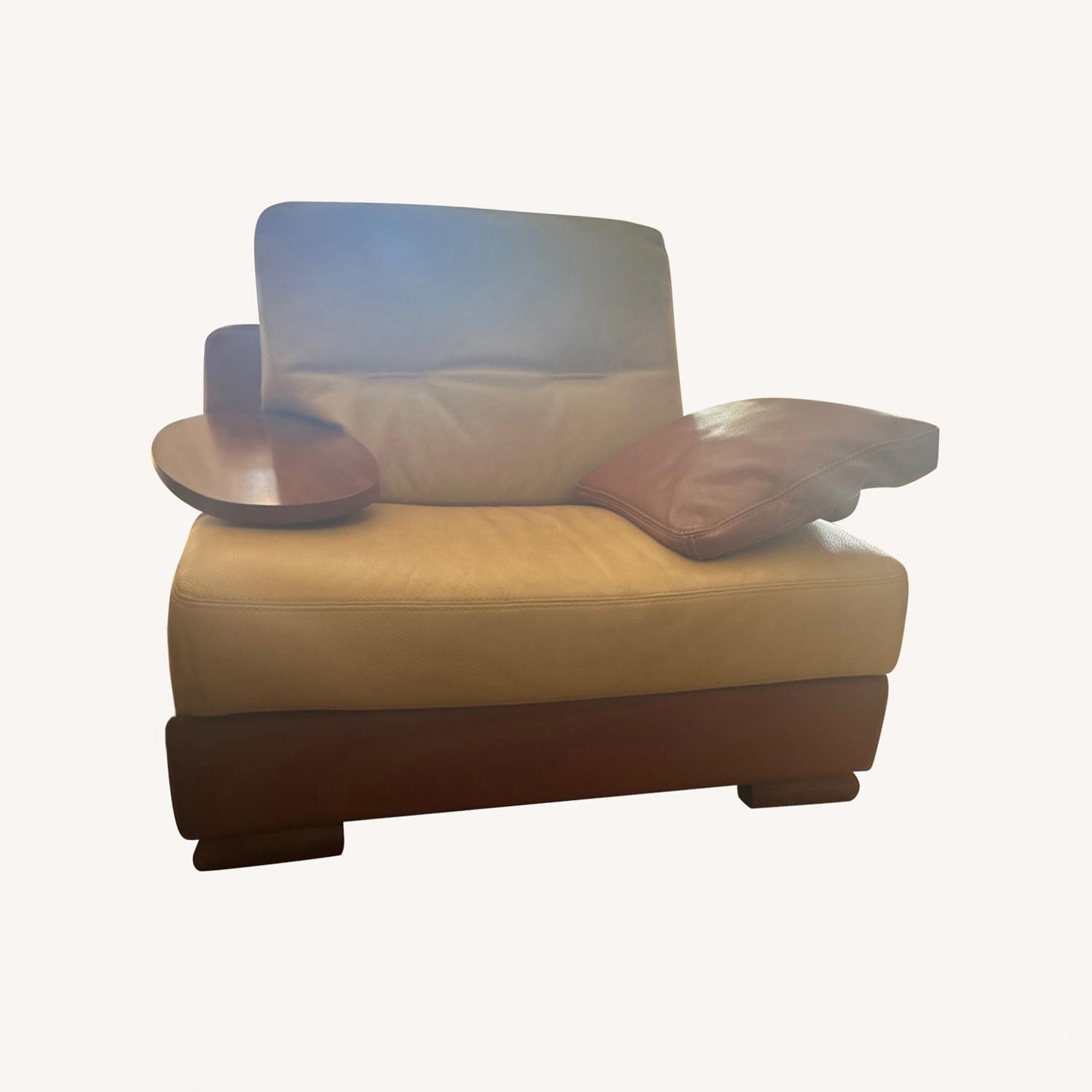 Gamma Inc. Single Seater Leather Couch - image-0