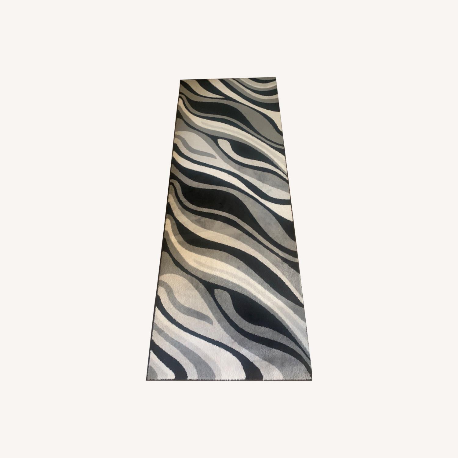 Small Carpet - image-0