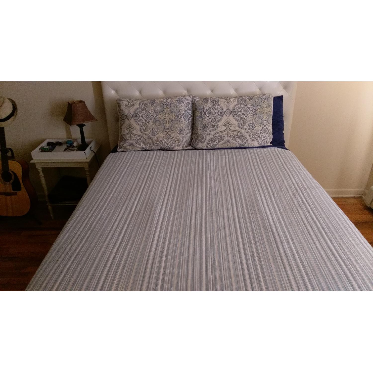 Upholstered Queen Size Panel Bed w/ Leather Tufted Headboard - image-3