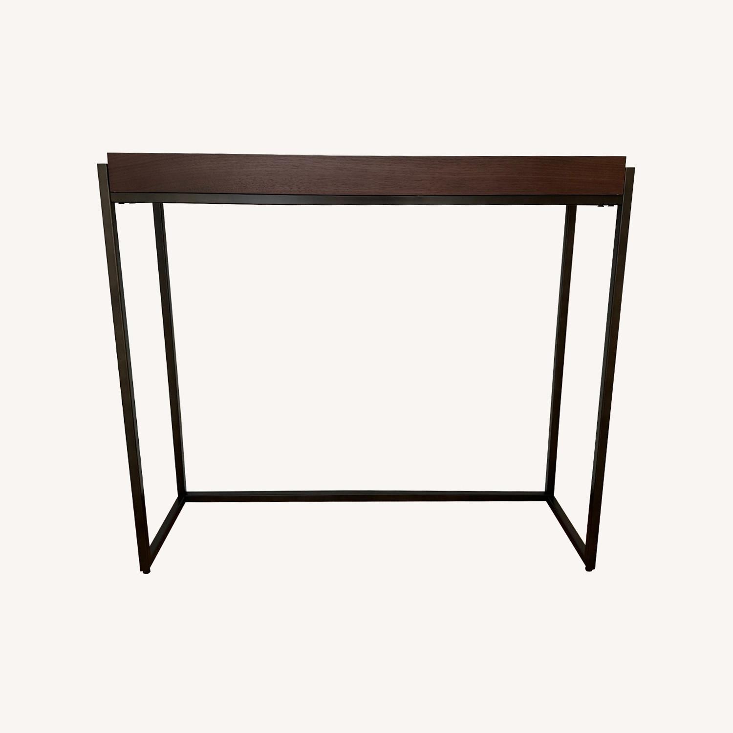 Article Oscuro 39" Console - Walnut - image-0