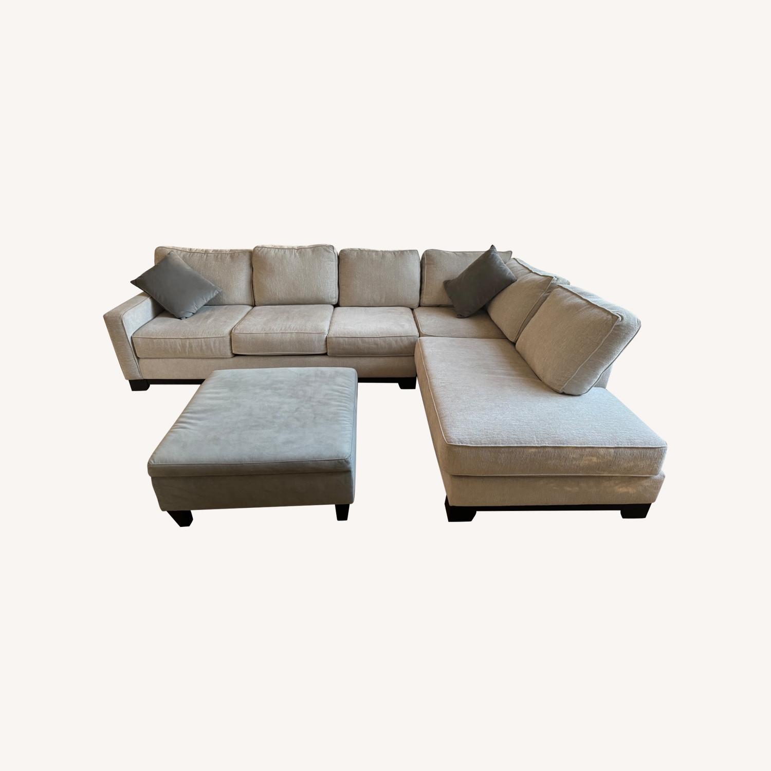 Raymour & Flanigan Arlo 2-pc Sectional Sofa - AptDeco