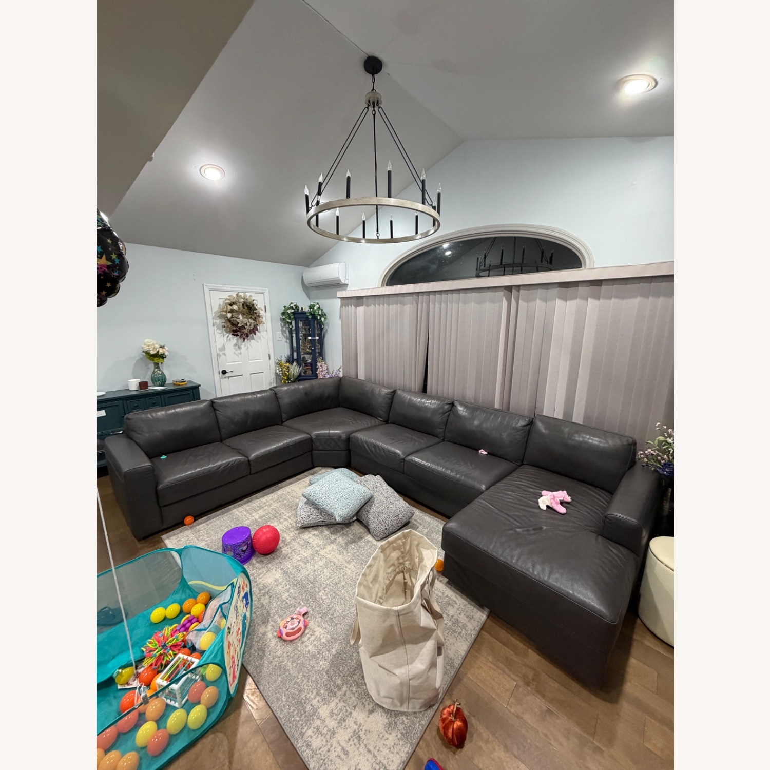 Chateau Da'x Greyson 4-Piece Sectional - image-2