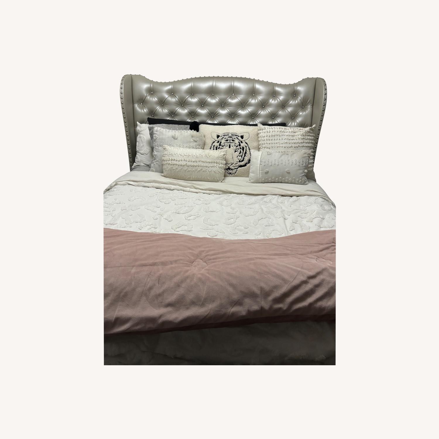 Raymond & Flanagan Studded Queen Bed - image-0