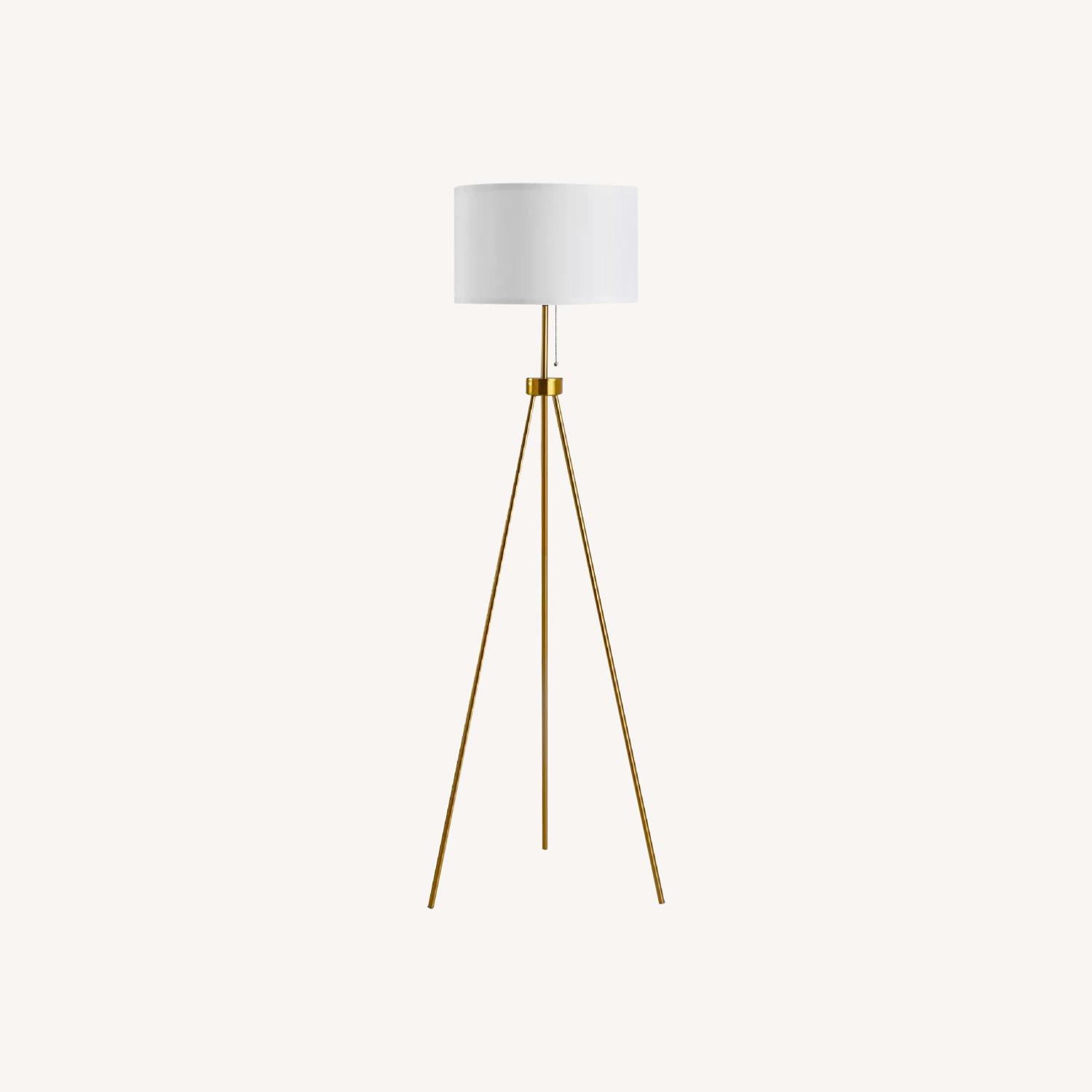 Target HOMCOM Floor Lamp - image-0