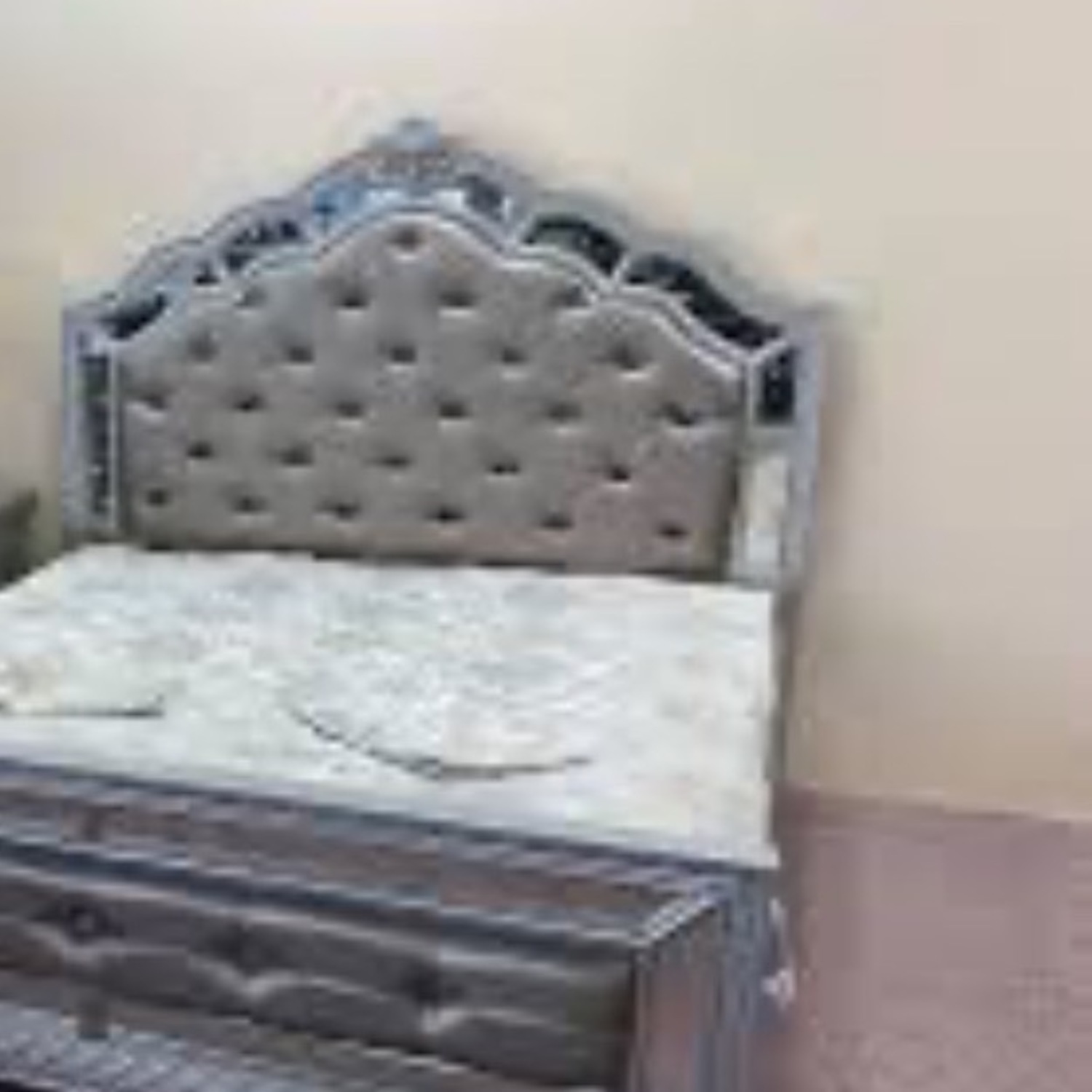 Silver Queen Bed - image-1