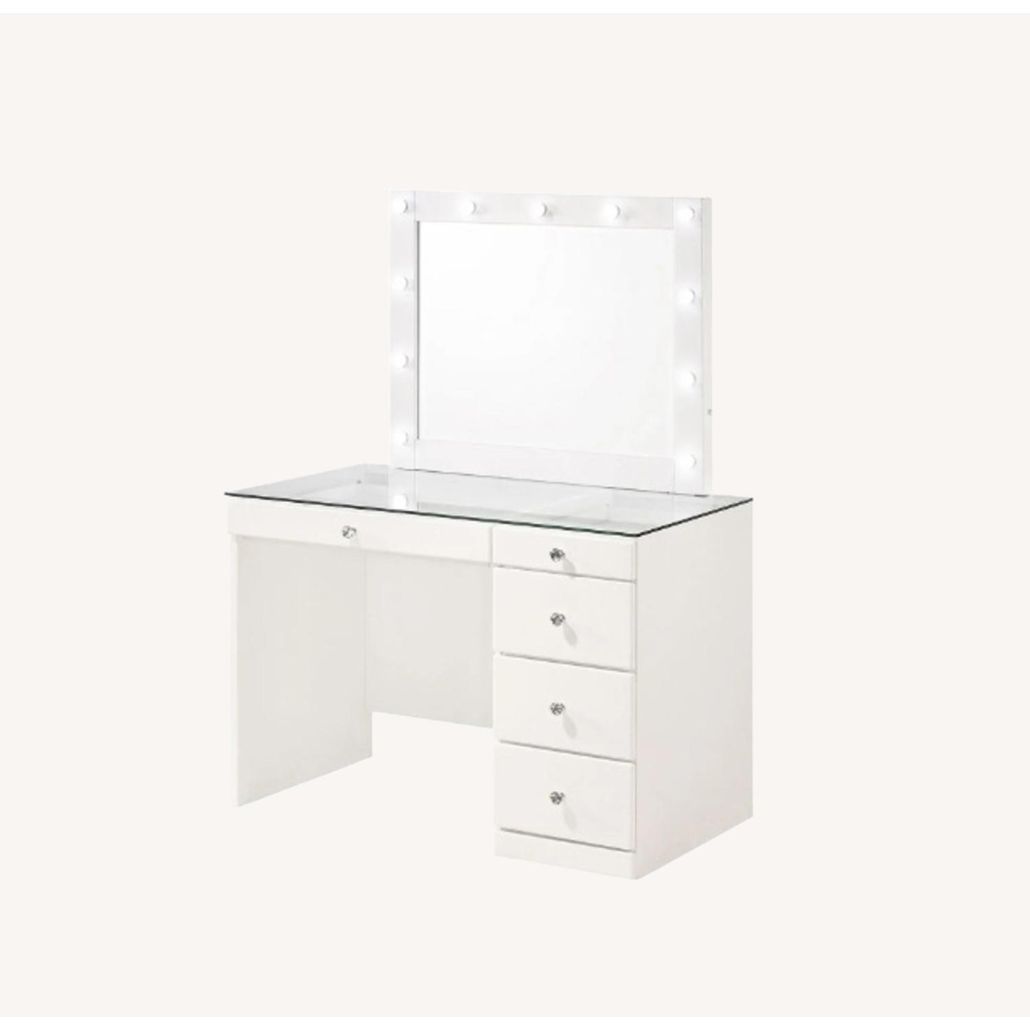 Raymour & Flanigan Diem Dresser - image-0