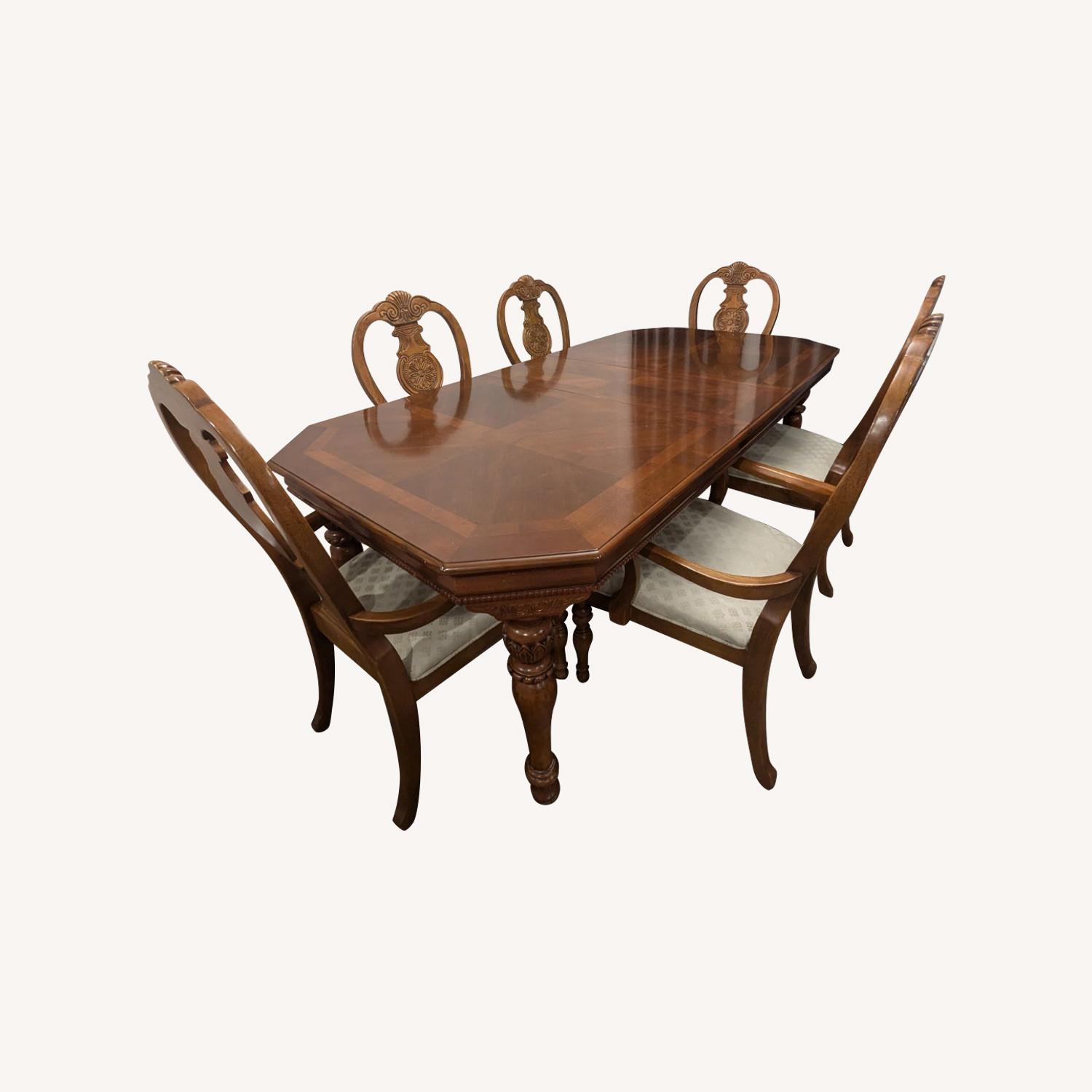 Extendable Dining Table with 6 Chairs - AptDeco
