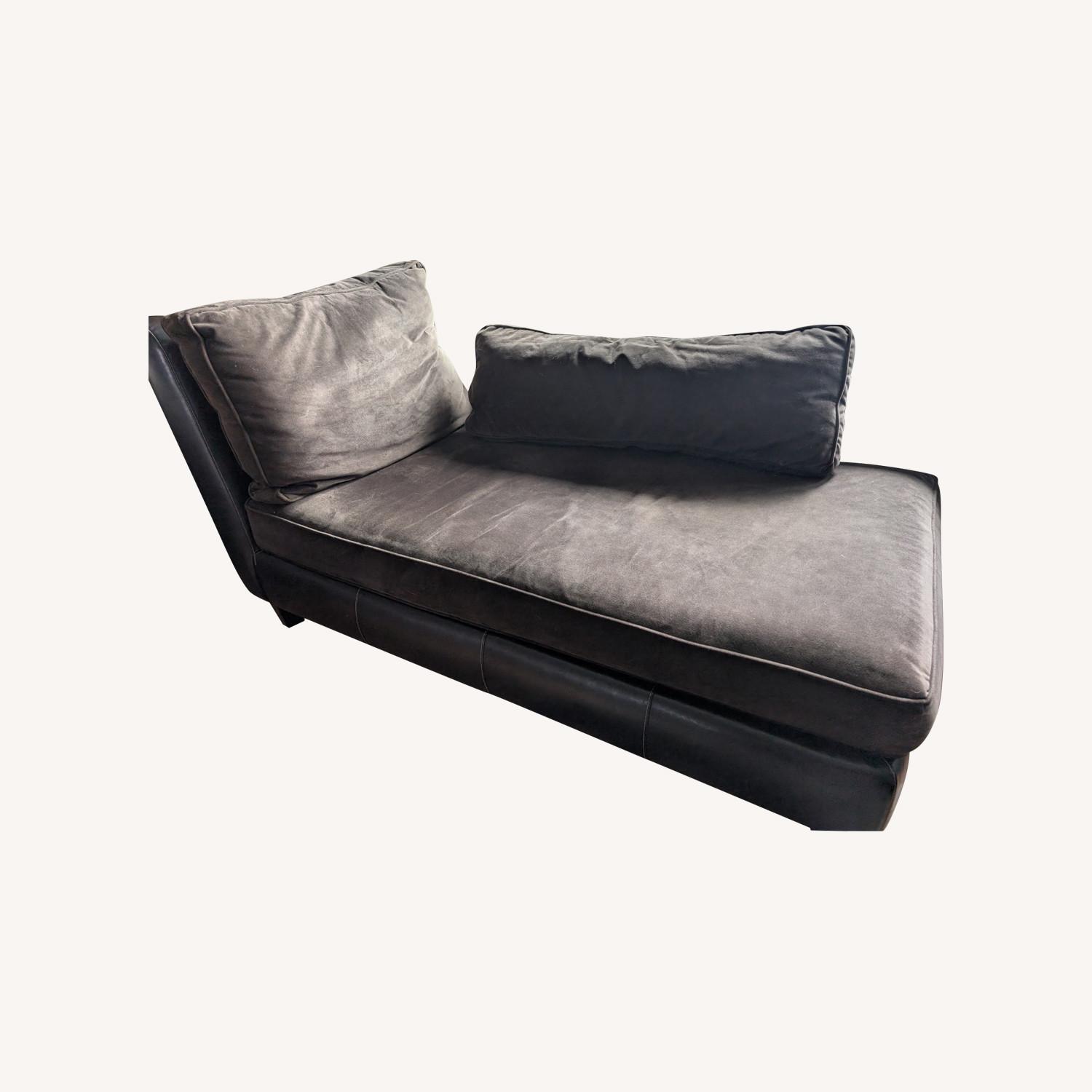 Style Line Furniture Chaise Lounge - image-0