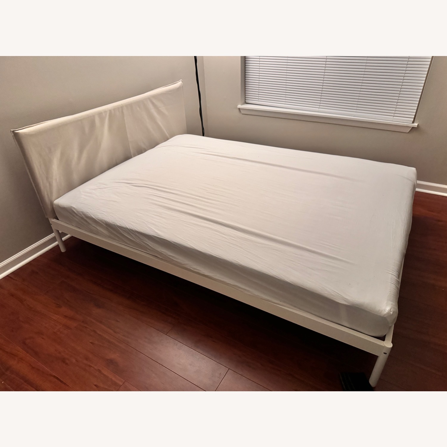 IKEA KLEPPSTAD Bed - image-5