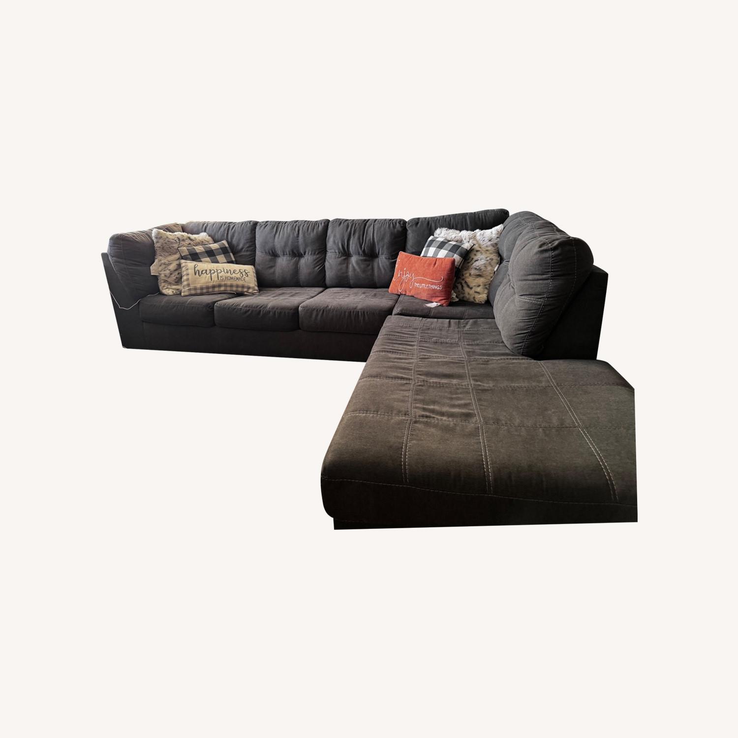 L- shaped Nebraska 7 Seater Couch - image-0