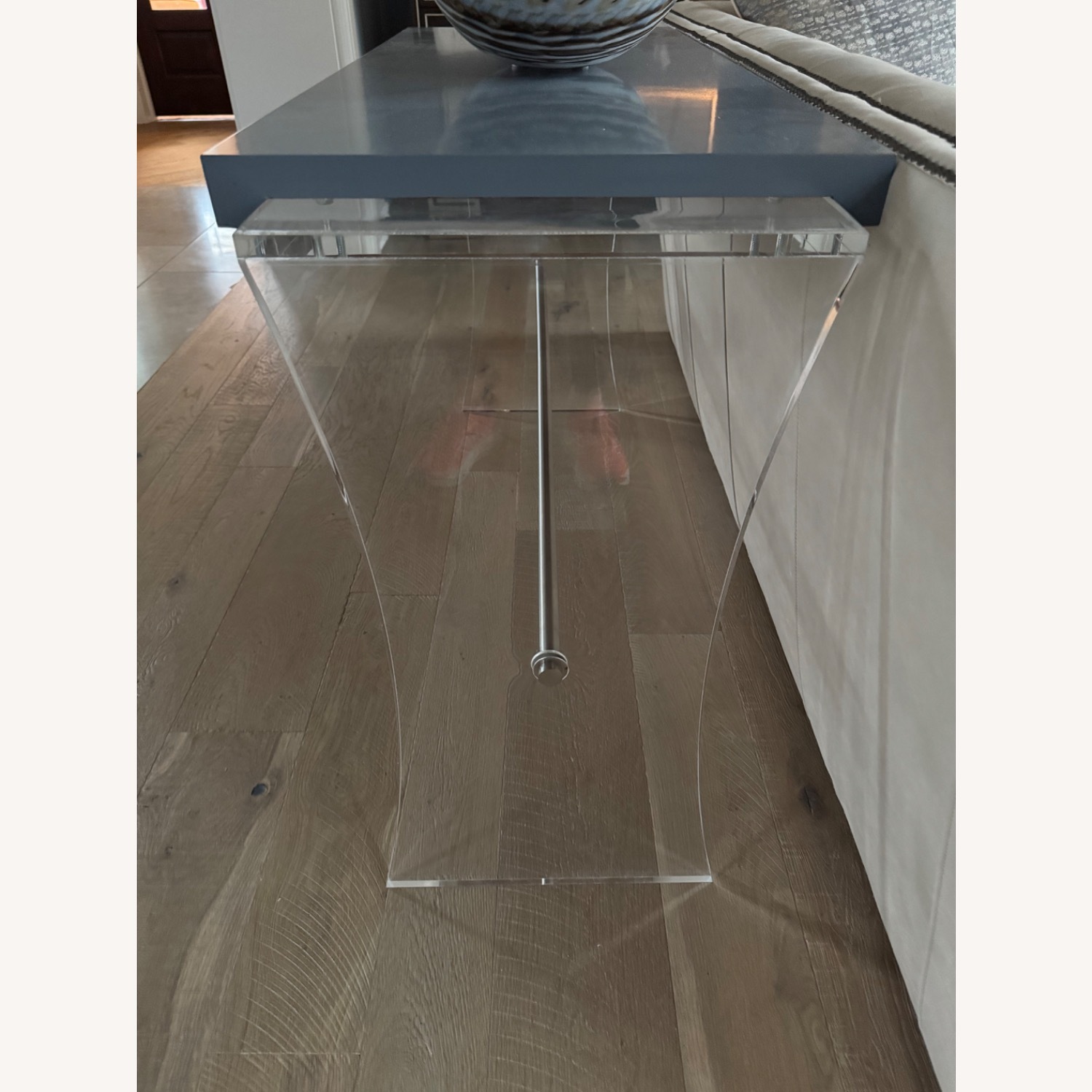 Upscale Console Table in Light Blue/Grey - image-6