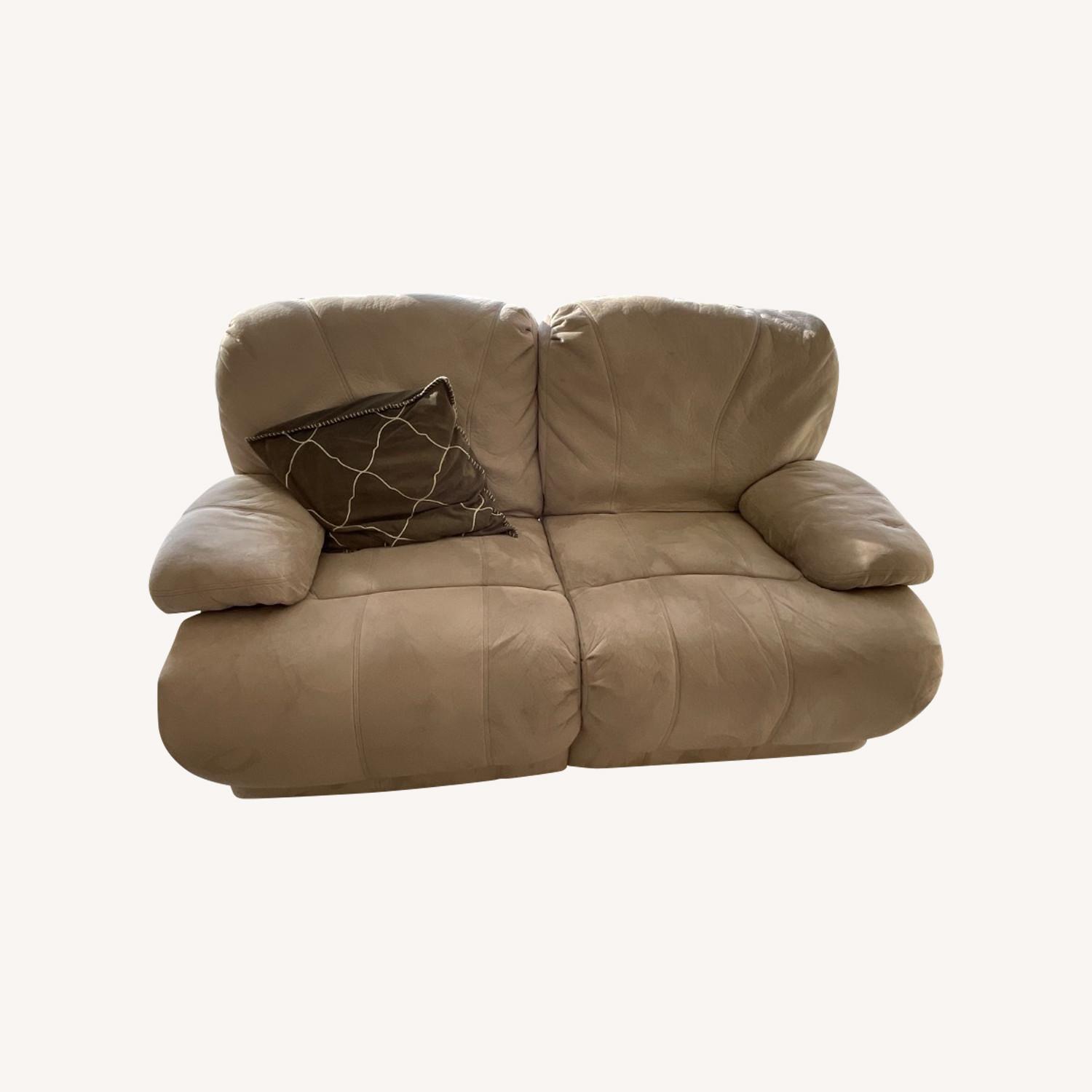 Rooms To Go Comfort Couch Extended Legs Double Device - image-0