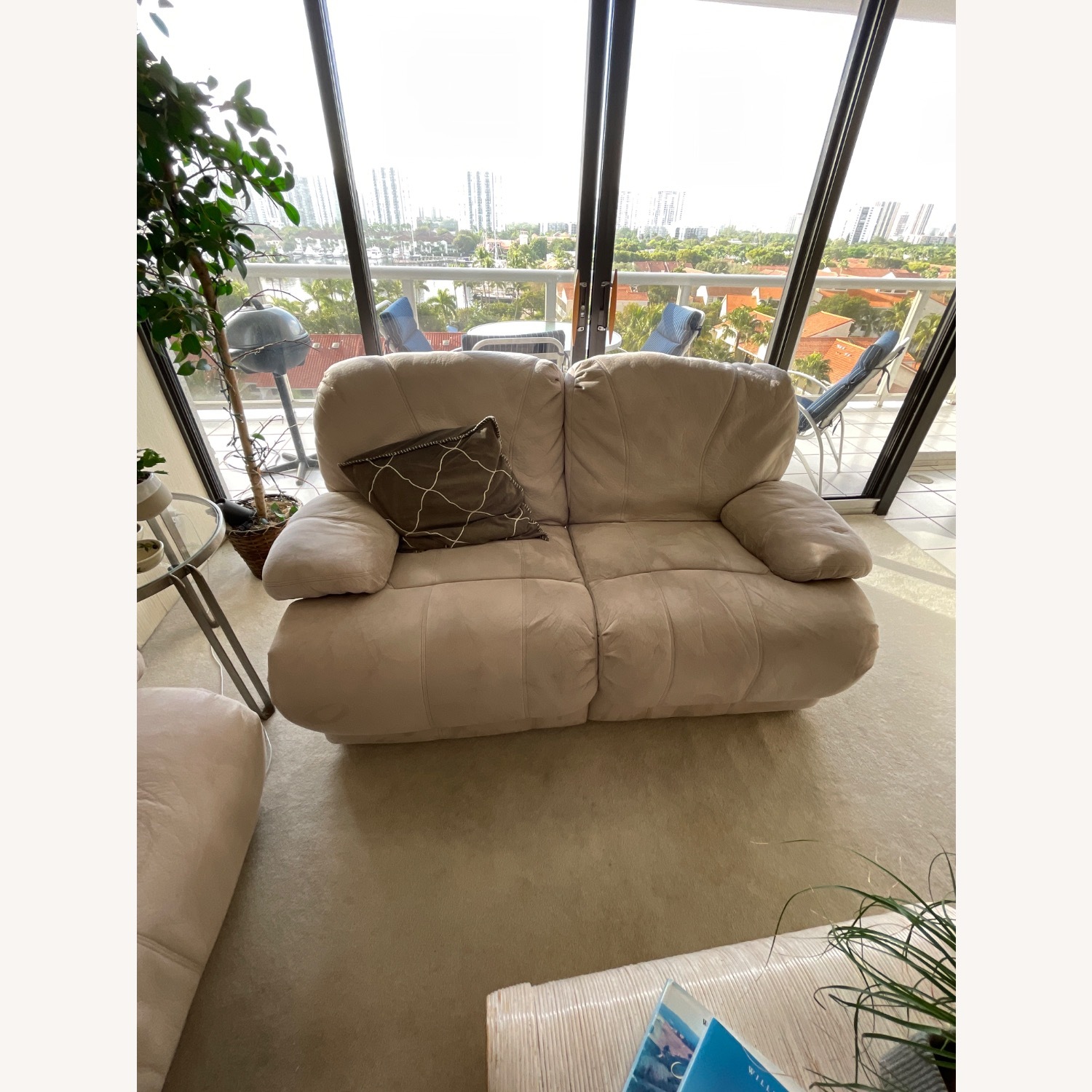 Rooms To Go Comfort Couch Extended Legs Double Device - image-4