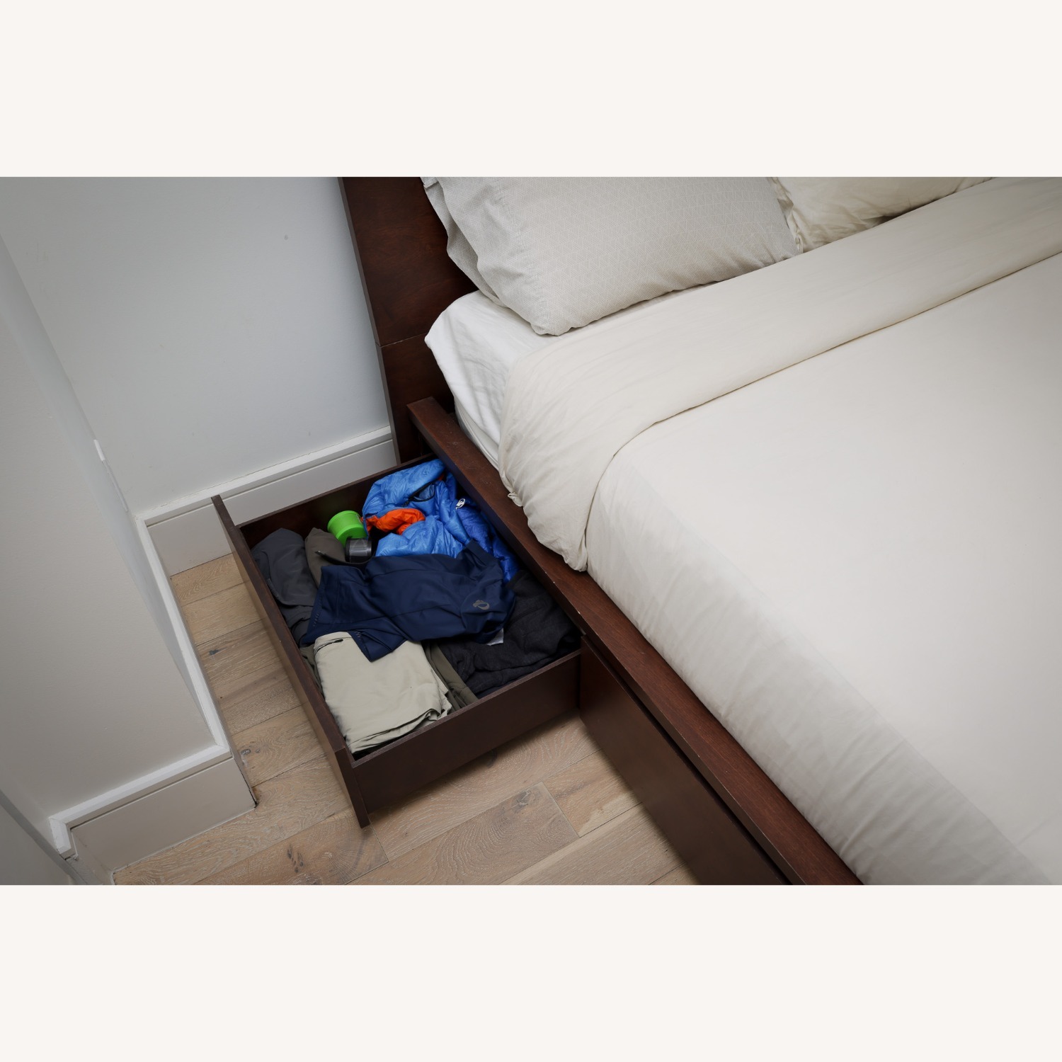 Huppé Clark Storage Queen Bed - Thumbnail 3