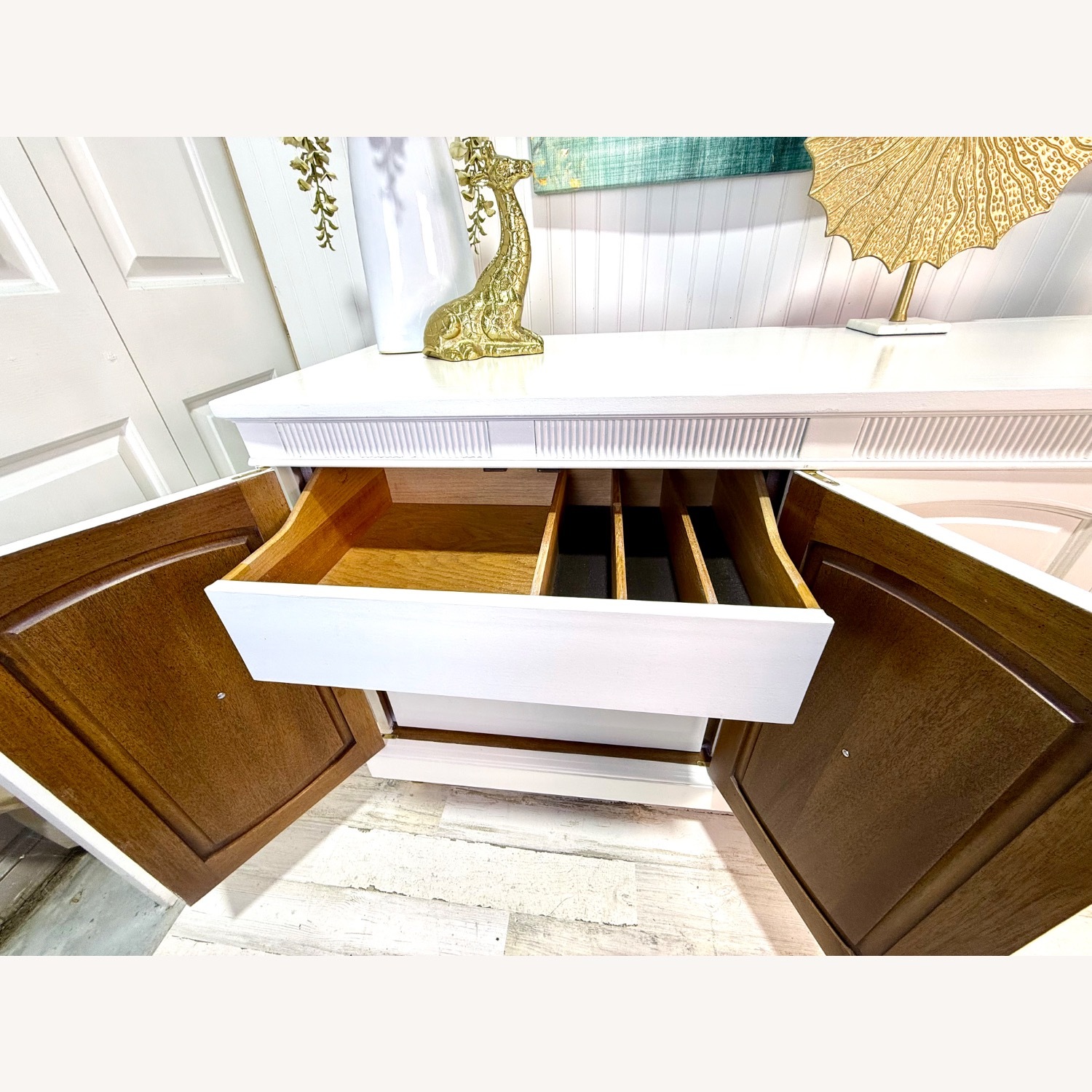 Drexel Sideboard/Buffet/Media - image-4