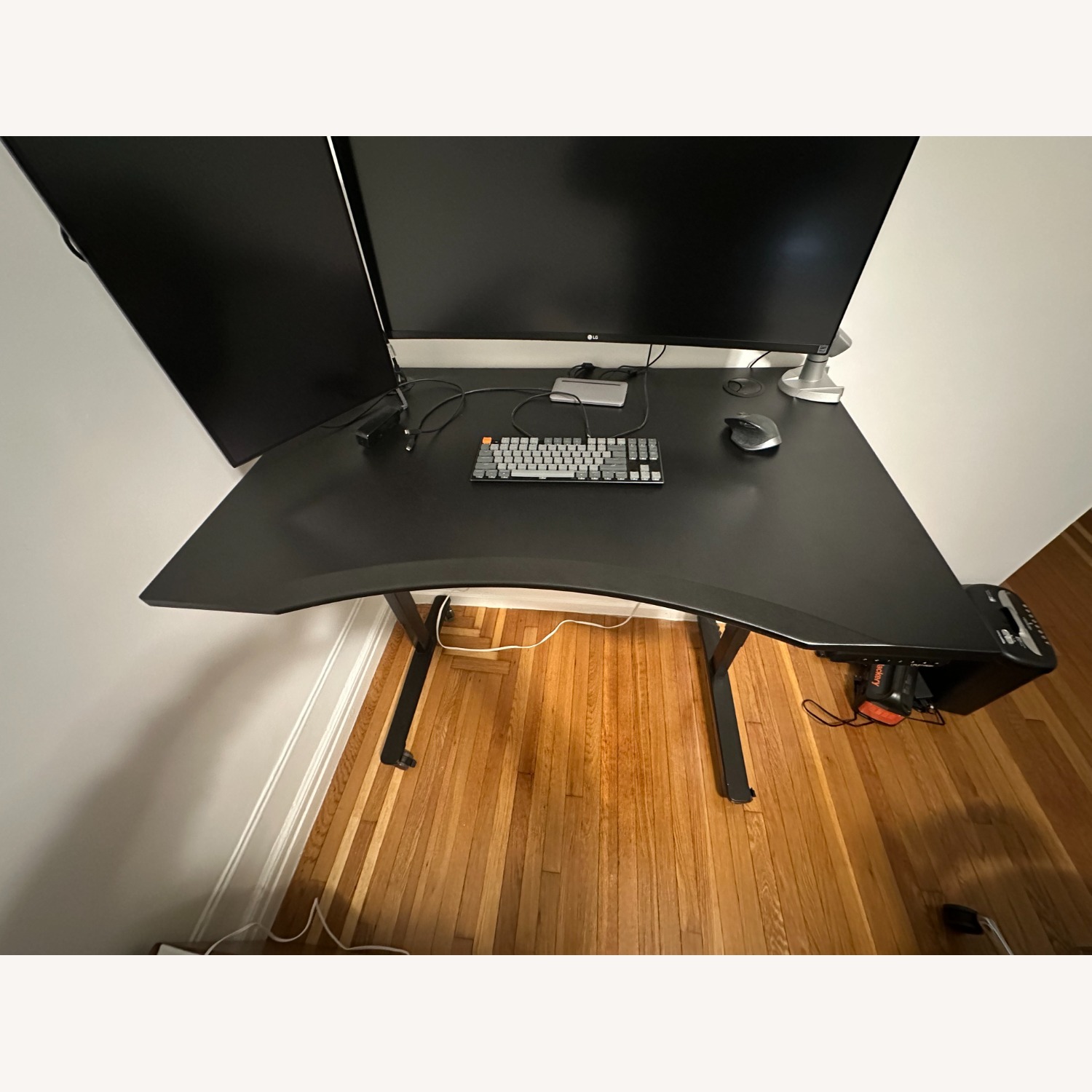 Uplift Standing Desk (48x30) - image-6