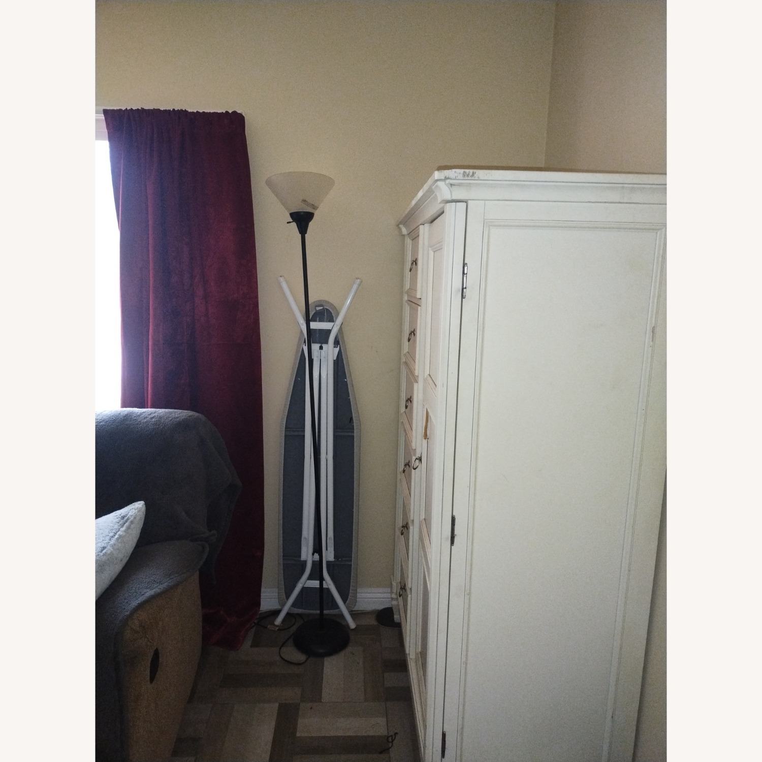 Ashley Furniture Prentice Chest of Drawers - image-3