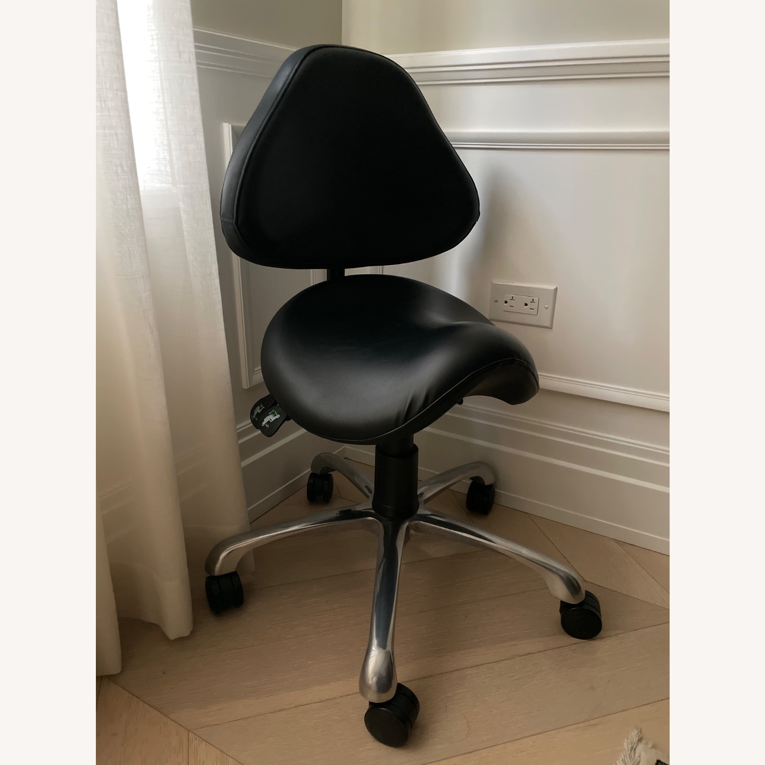 Ergonomic Saddle Shape Seats Stool  - image-1