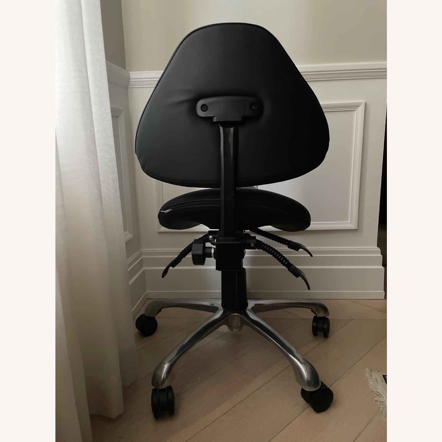 Ergonomic Saddle Shape Seats Stool  - image-3