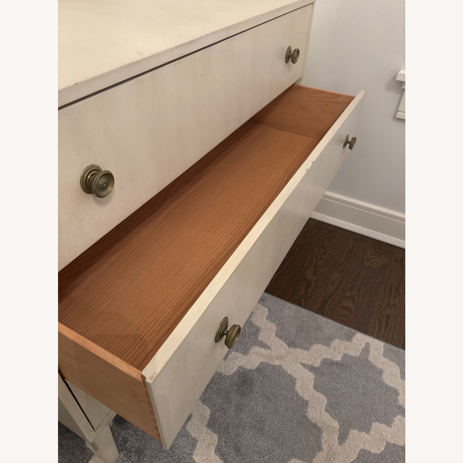 Hickory Chair 3 Drawer Chest - image-7