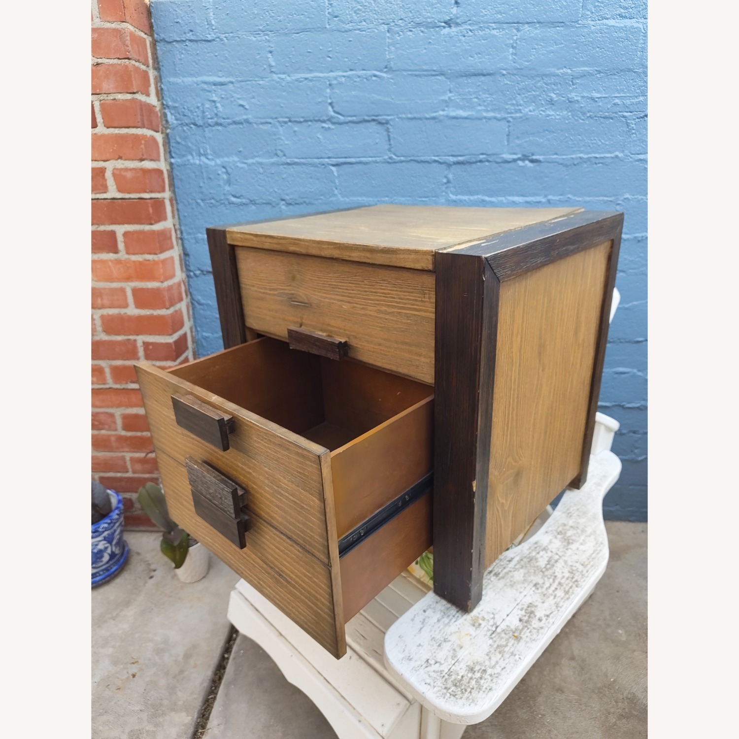 Furniture of America Janeiro 3 Drawer Nightstand - image-4