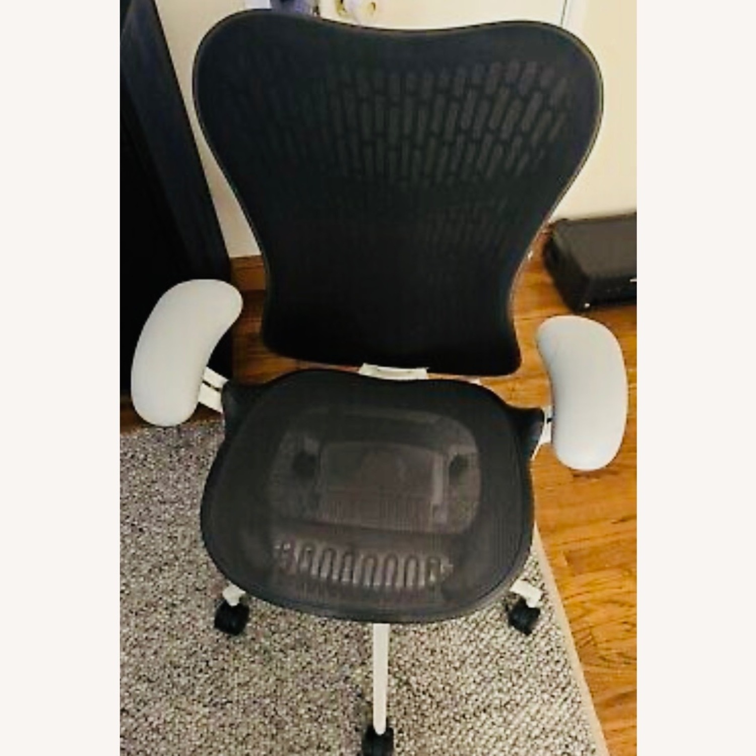 Herman Miller Mirra 2 Chair - image-1