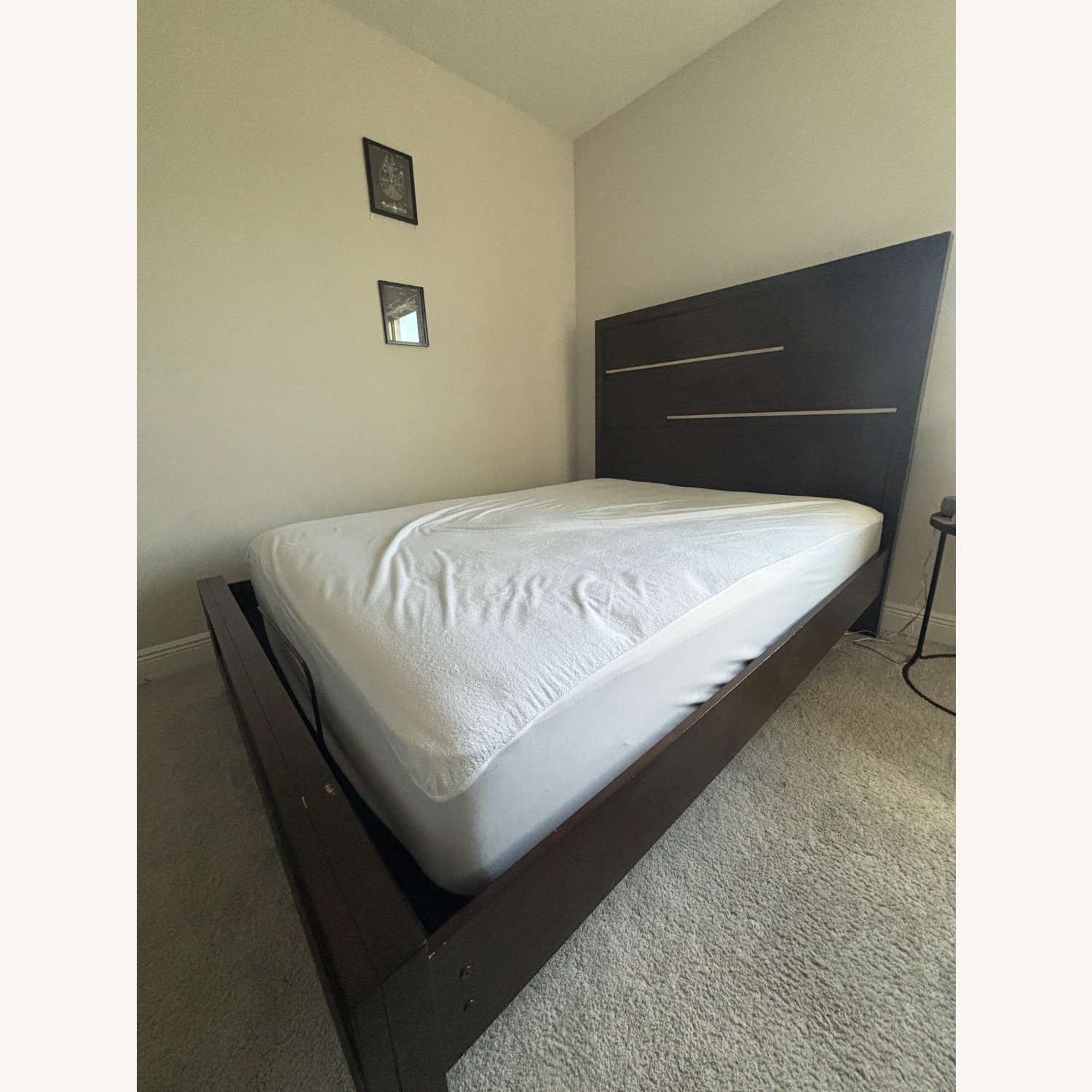 Rooms To Go Manhattan Boulevard Espresso Queen Bed - image-3